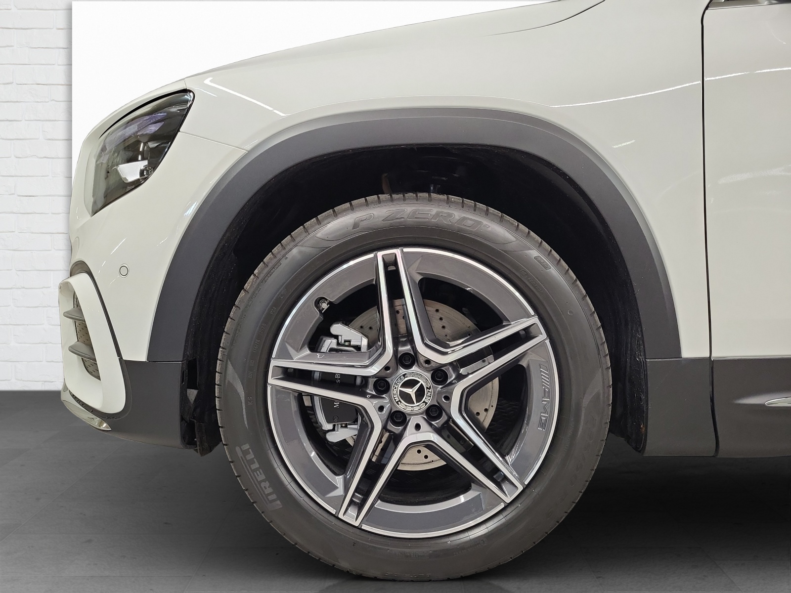 MERCEDES-BENZ GLB 200-image-5