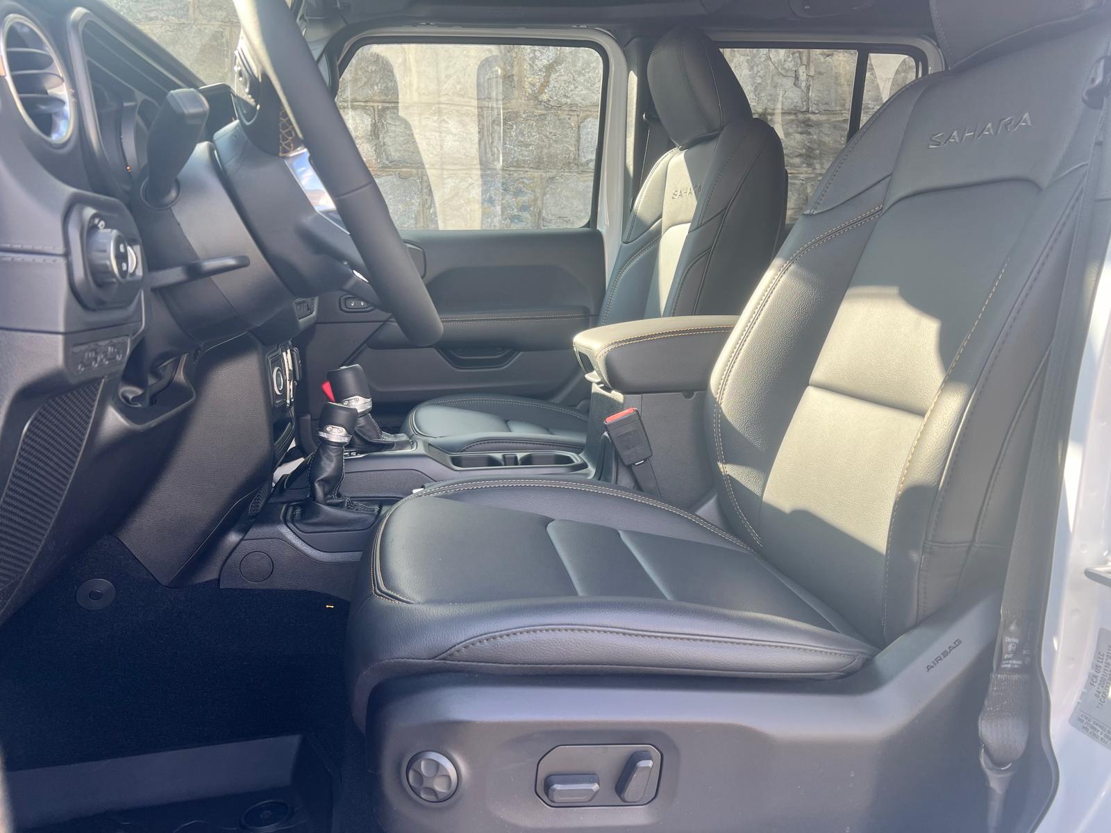 JEEP Wrangler 2.0 Unlimited Sahara Soft Top Automatic-showroom-element-3