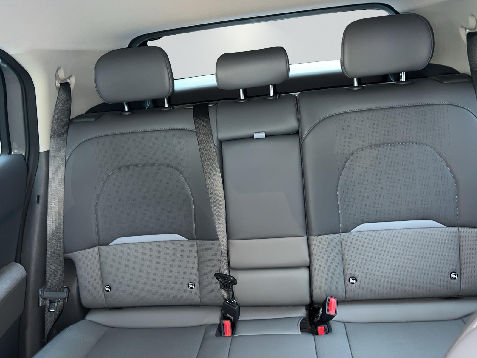 KIA EV3 81 kWh Earth+-image-5