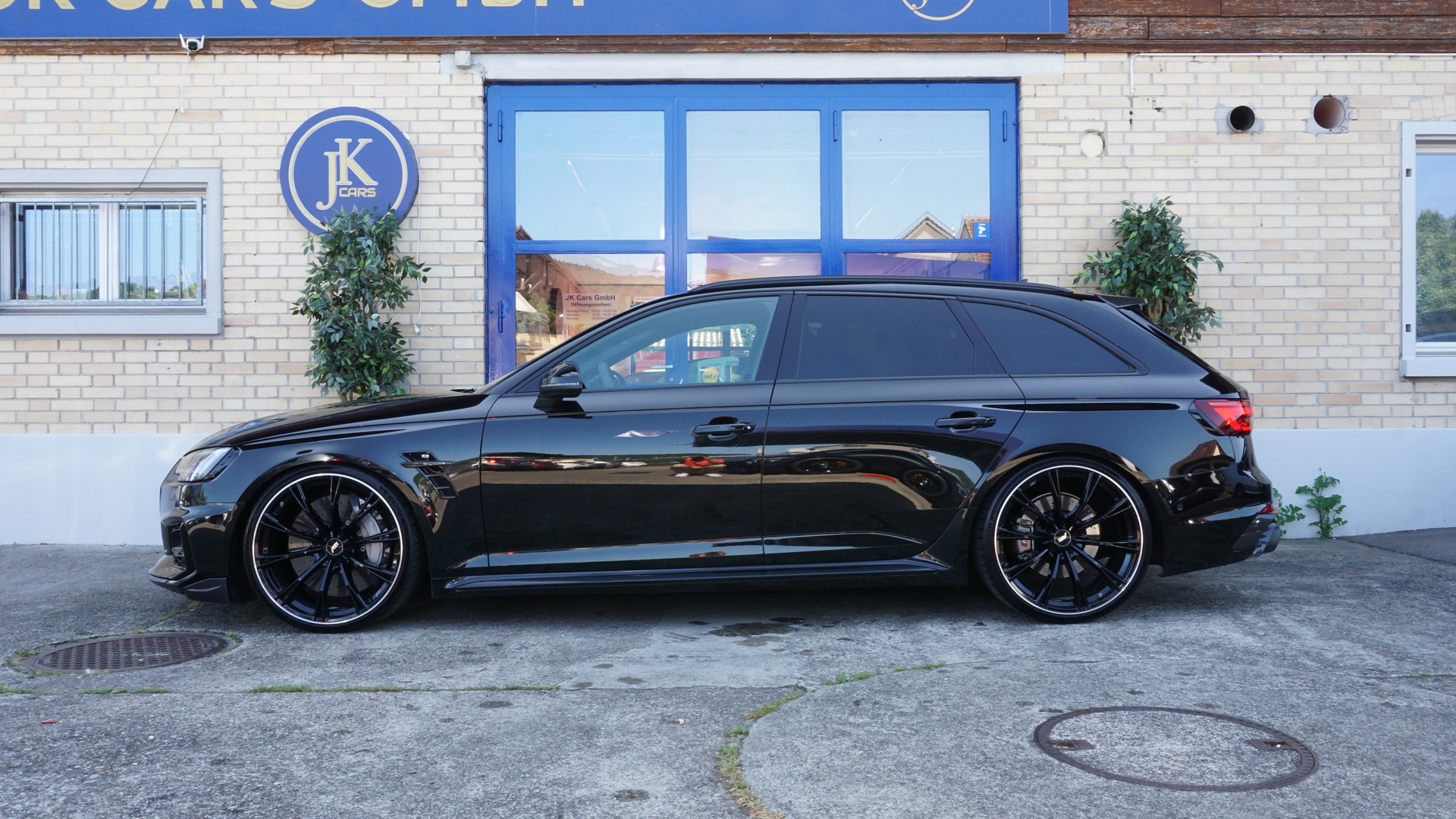 AUDI RS4 ABT RS4+ 1 of 50-image-4