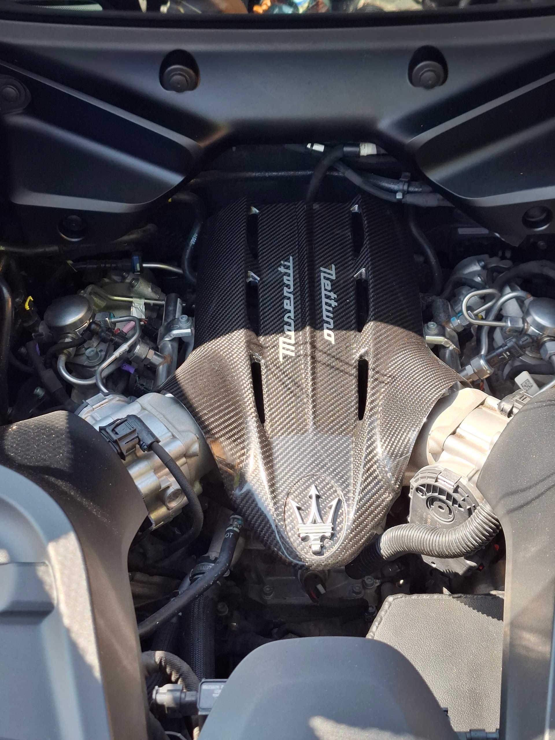 MASERATI MC 20-image-1