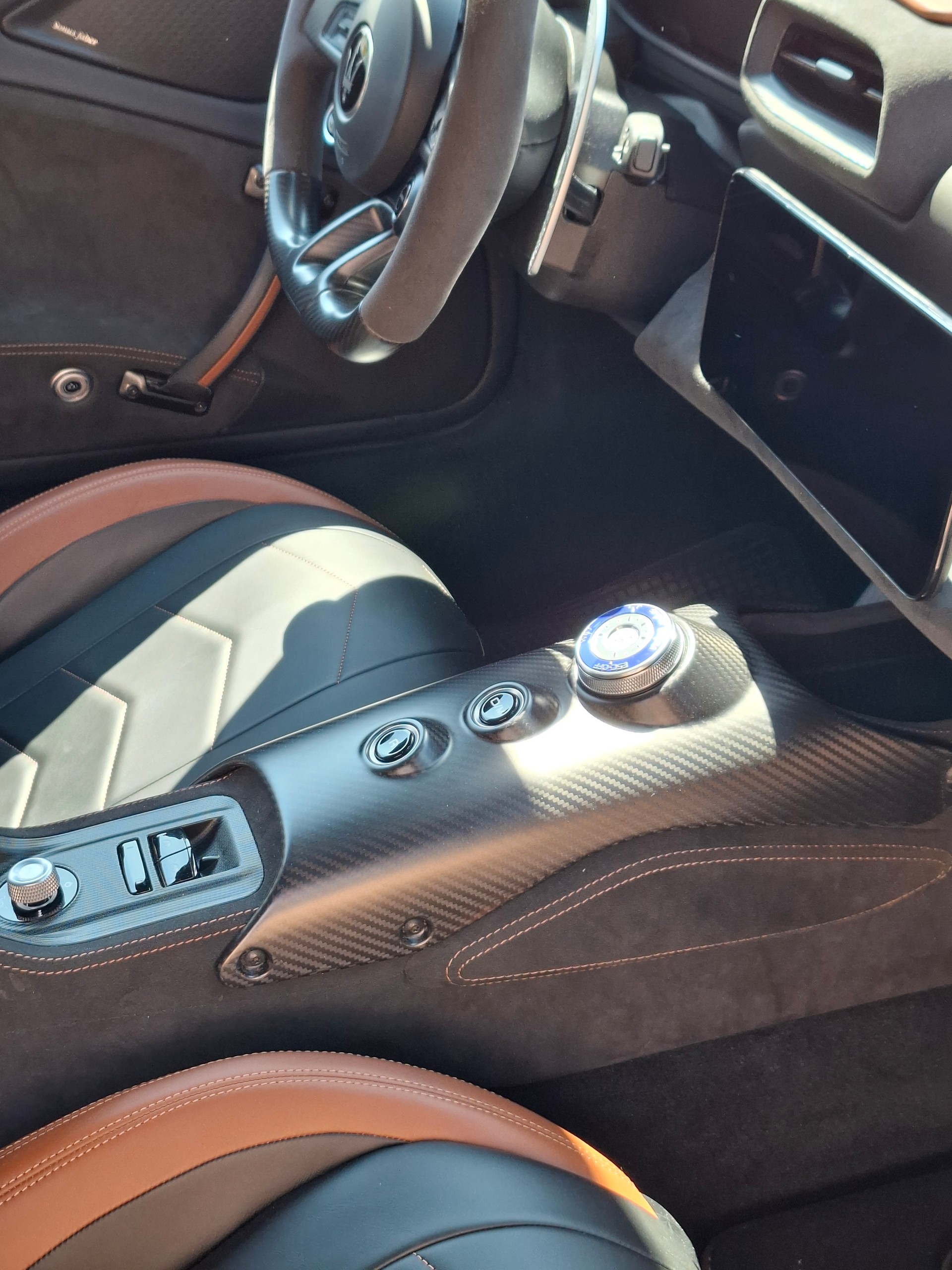 MASERATI MC 20-image-11