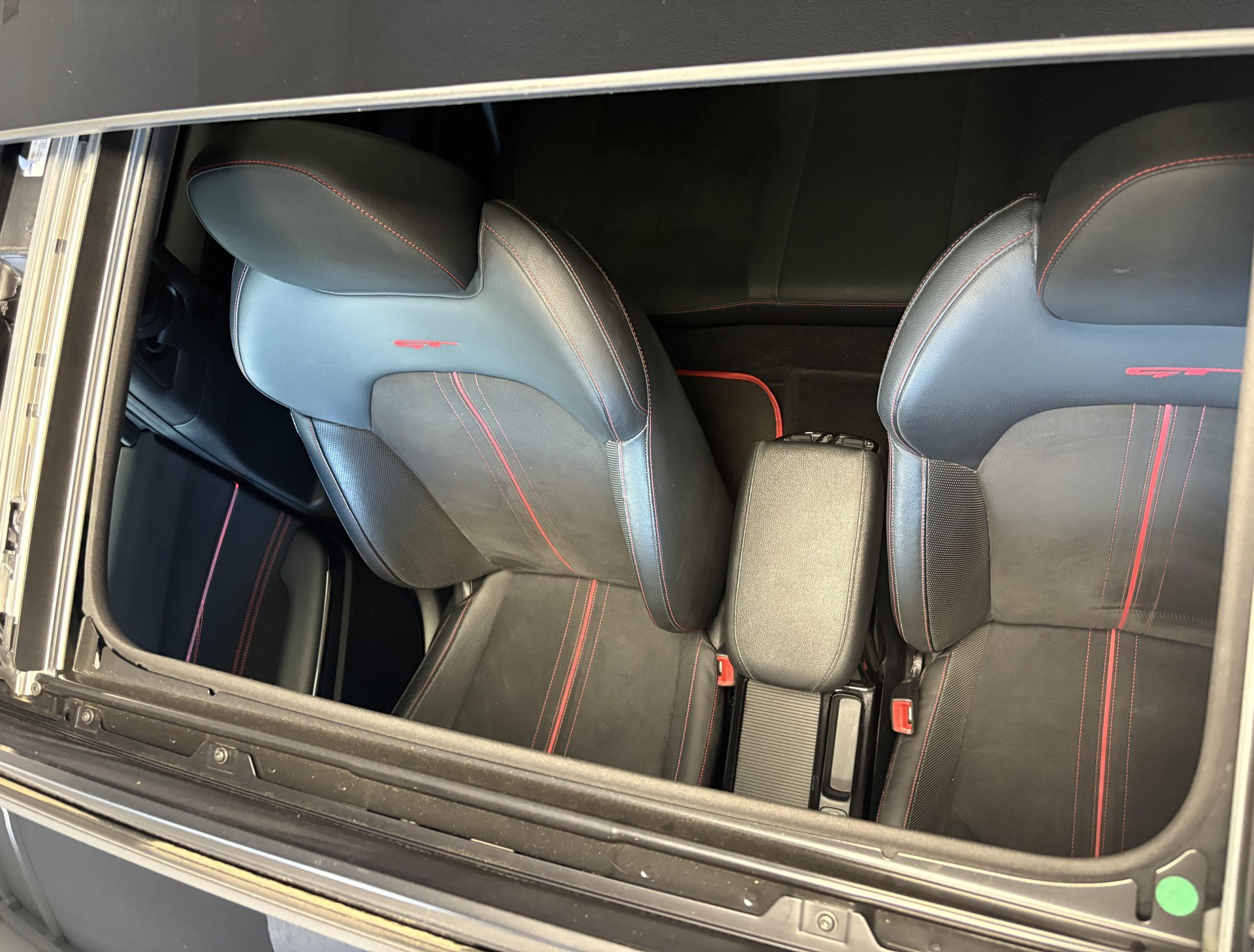 KIA ProCeed 1.6 T-GDi GT-image-2