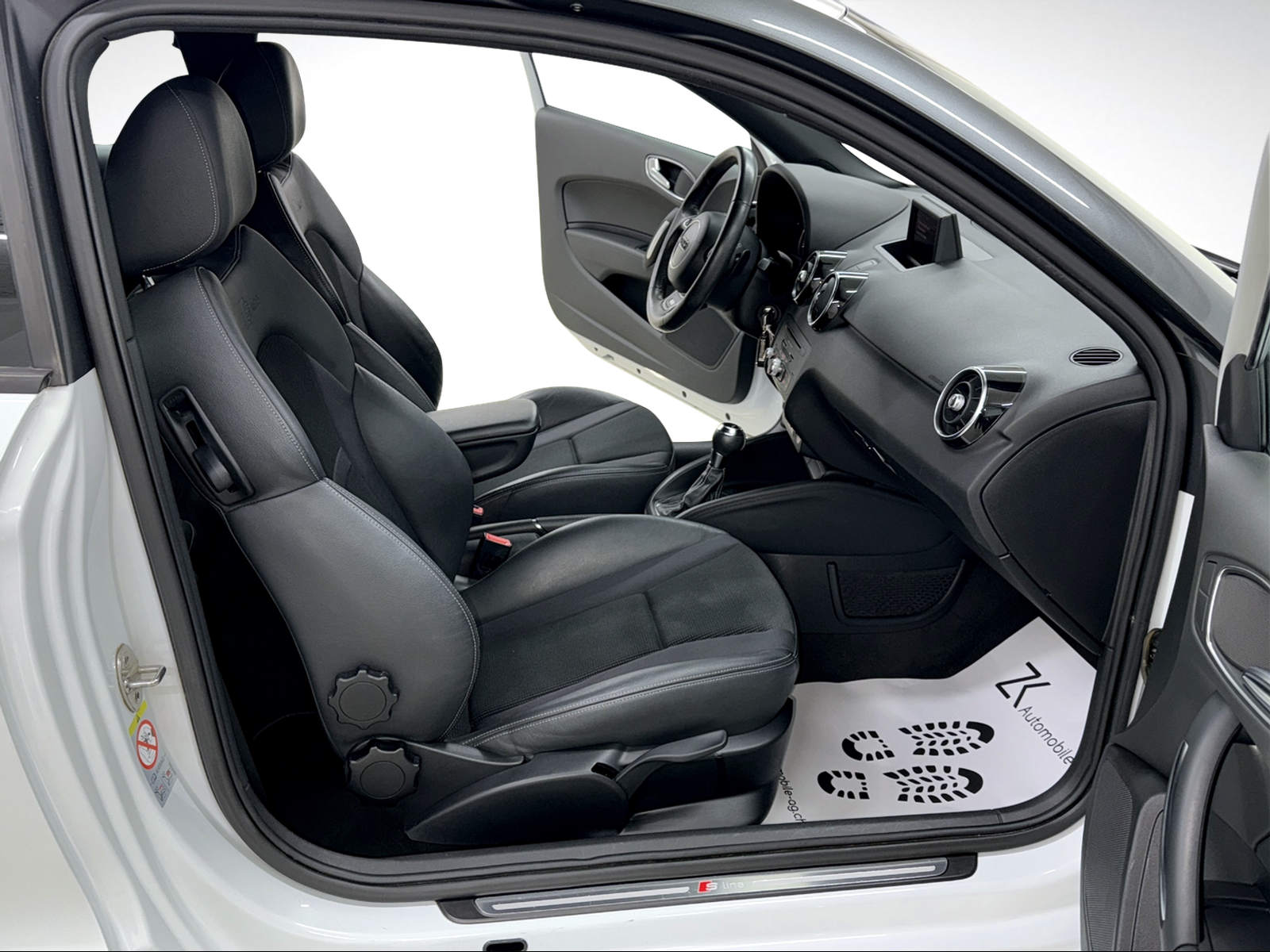 AUDI A1 Sport 1.4 TFSI S-Line 185PS S-tronic GLETSCHERWEISS PERL-image-8