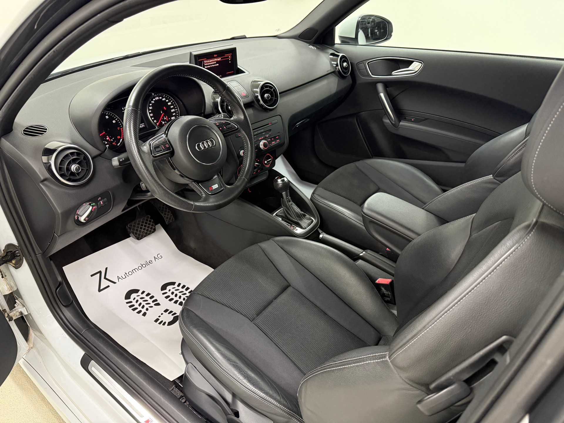 AUDI A1 Sport 1.4 TFSI S-Line 185PS S-tronic GLETSCHERWEISS PERL-image-6