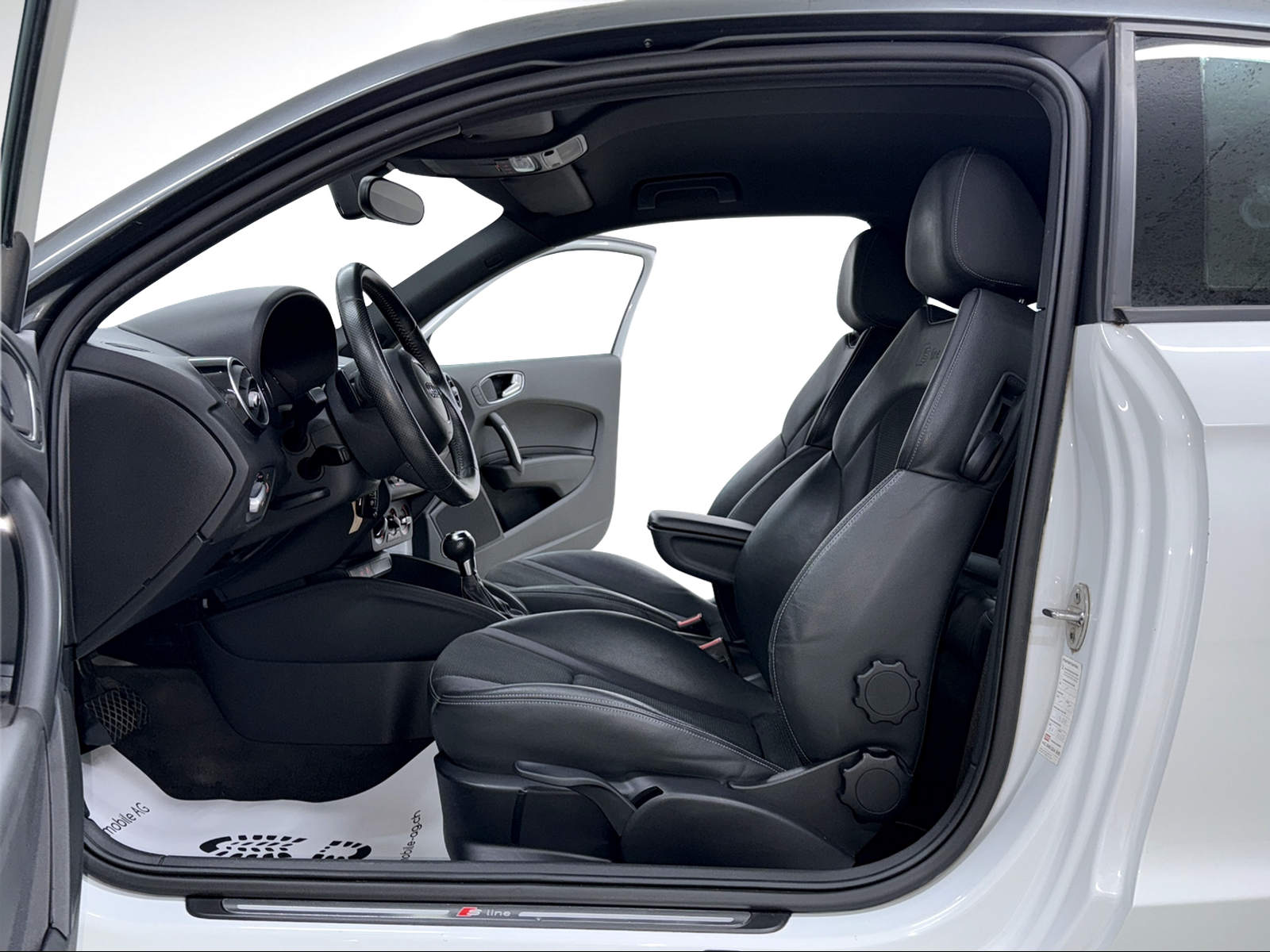 AUDI A1 Sport 1.4 TFSI S-Line 185PS S-tronic GLETSCHERWEISS PERL-image-5