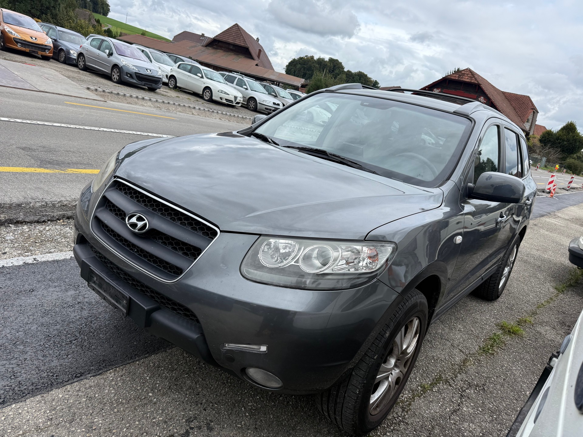 HYUNDAI Santa Fe 2.2 CRDi Premium 4WD Automatic-image-1