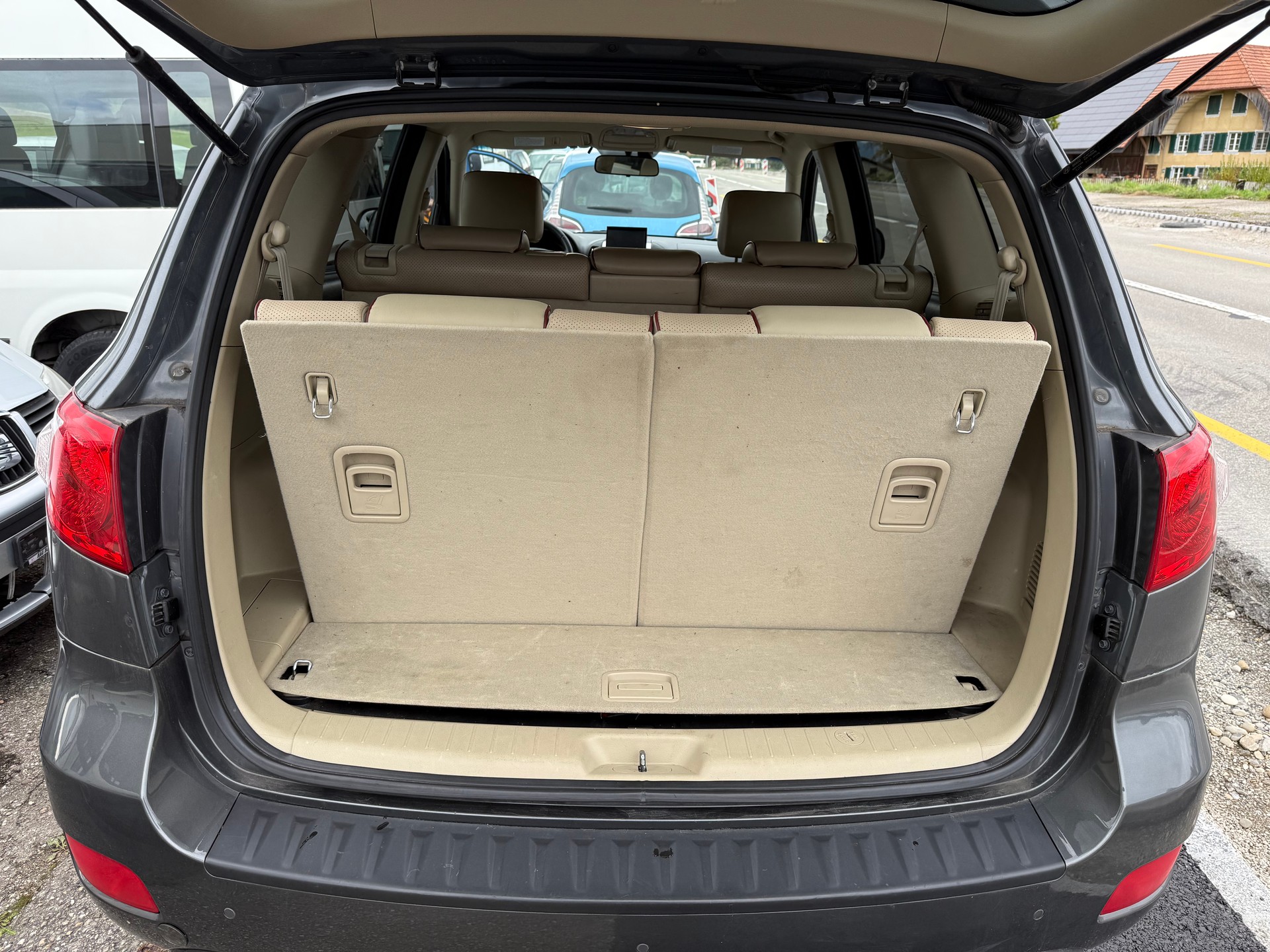 HYUNDAI Santa Fe 2.2 CRDi Premium 4WD Automatic-image-11