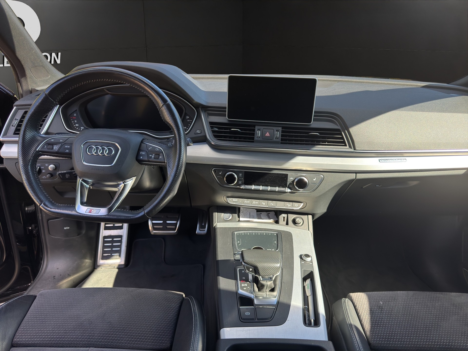 AUDI Q5 45 TFSI sport quattro S-tronic-image-11