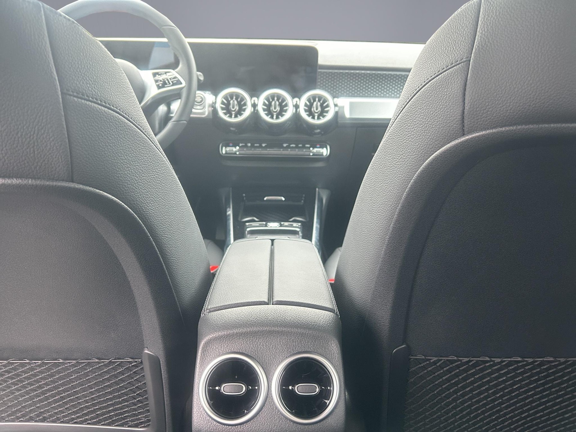 MERCEDES-BENZ GLB 250 Progressive 4matic-image-10