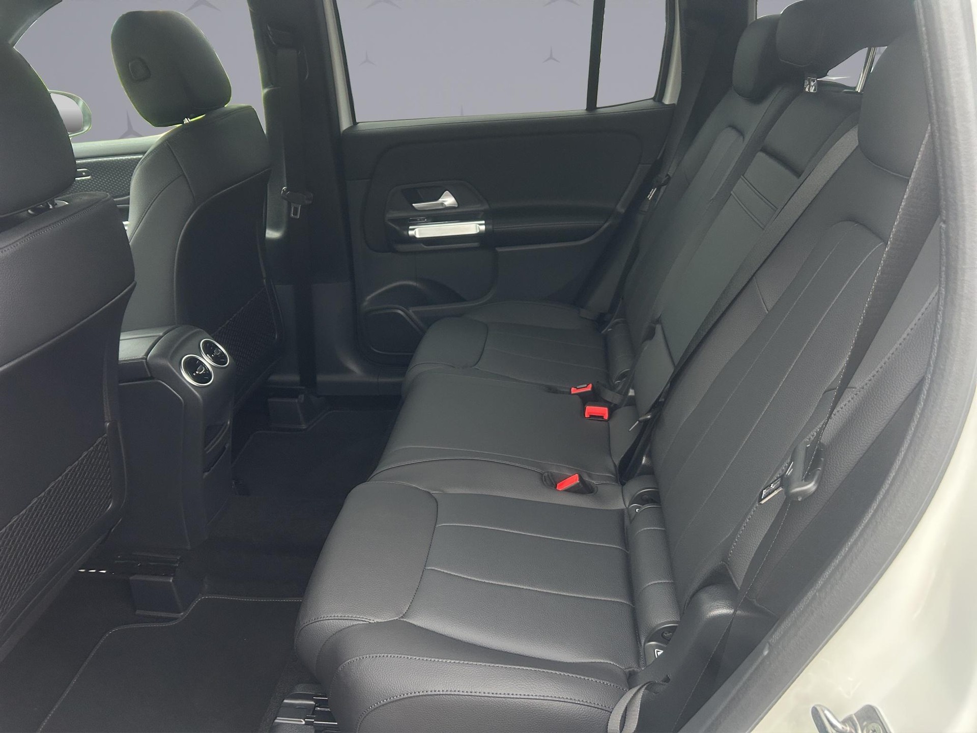 MERCEDES-BENZ GLB 250 Progressive 4matic-image-9