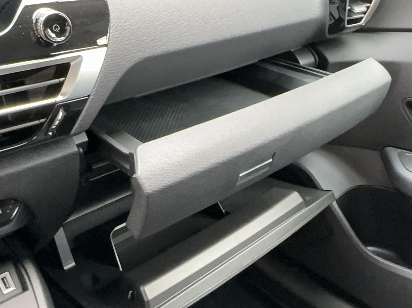 CITROEN e-C4 Swiss Edition-image-10