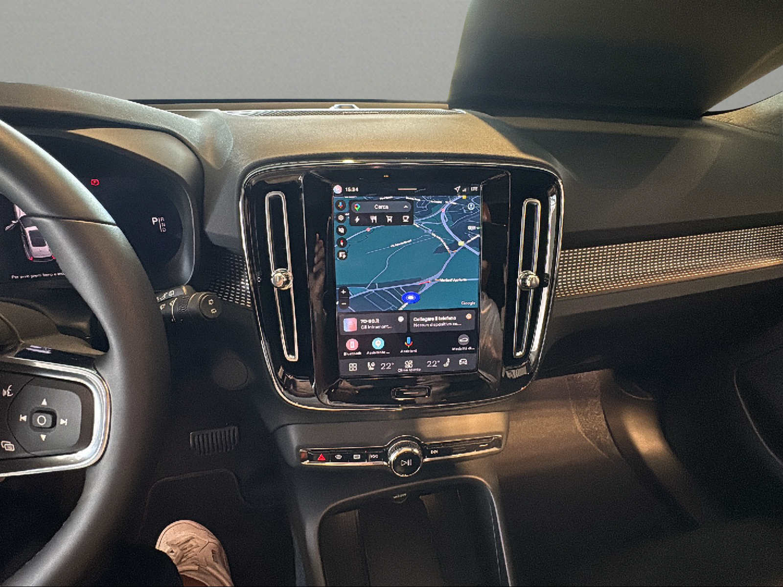 VOLVO EX40 82kWh Twin Motor AWD Ultra Xcentric Edition-image-4
