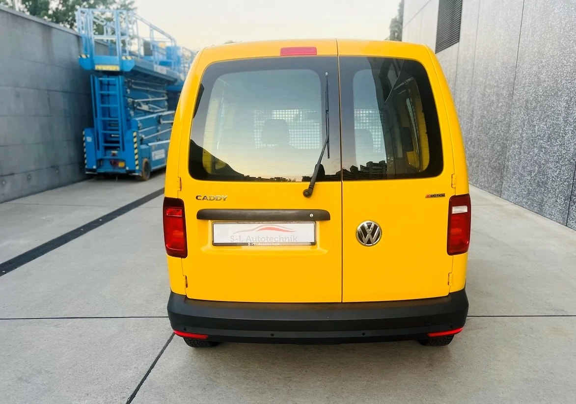 VW Caddy 2.0TDI BlueMotion Technology-image-9