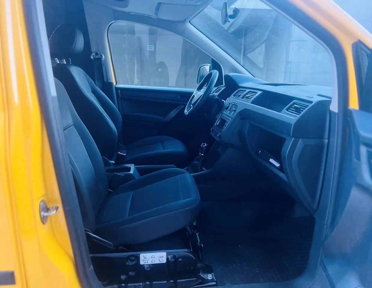 VW Caddy 2.0TDI BlueMotion Technology-image-5