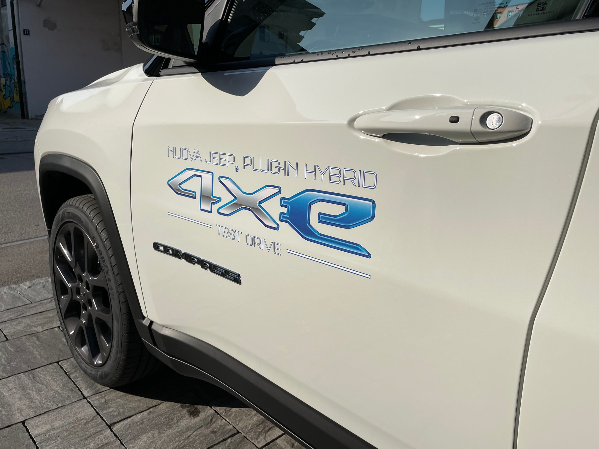 JEEP Compass 1.3 T PHEV S AWD-image-2