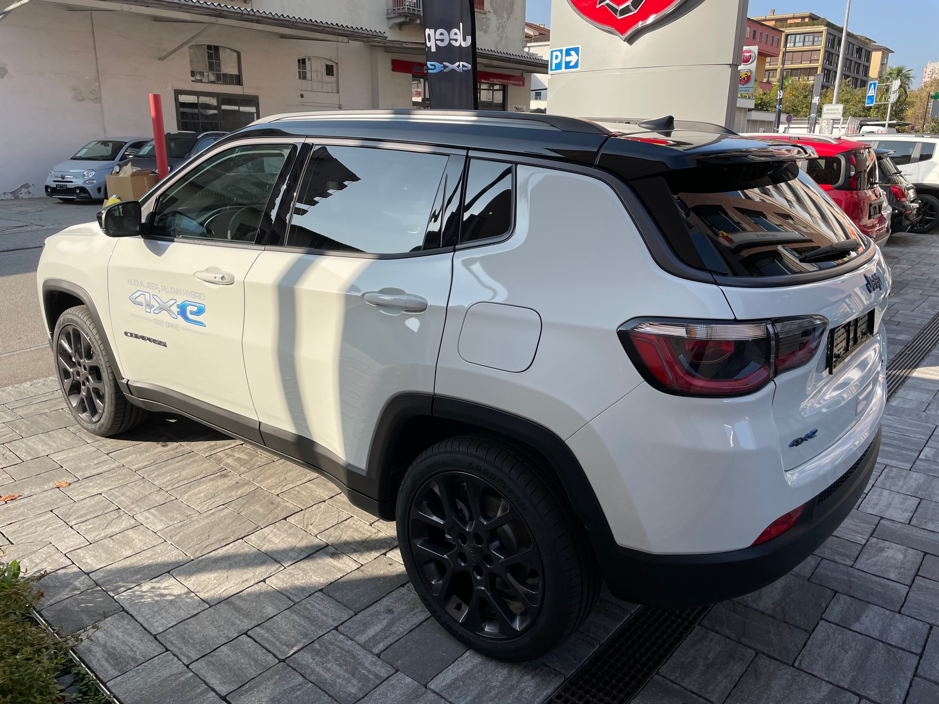JEEP Compass 1.3 T PHEV S AWD-image-3