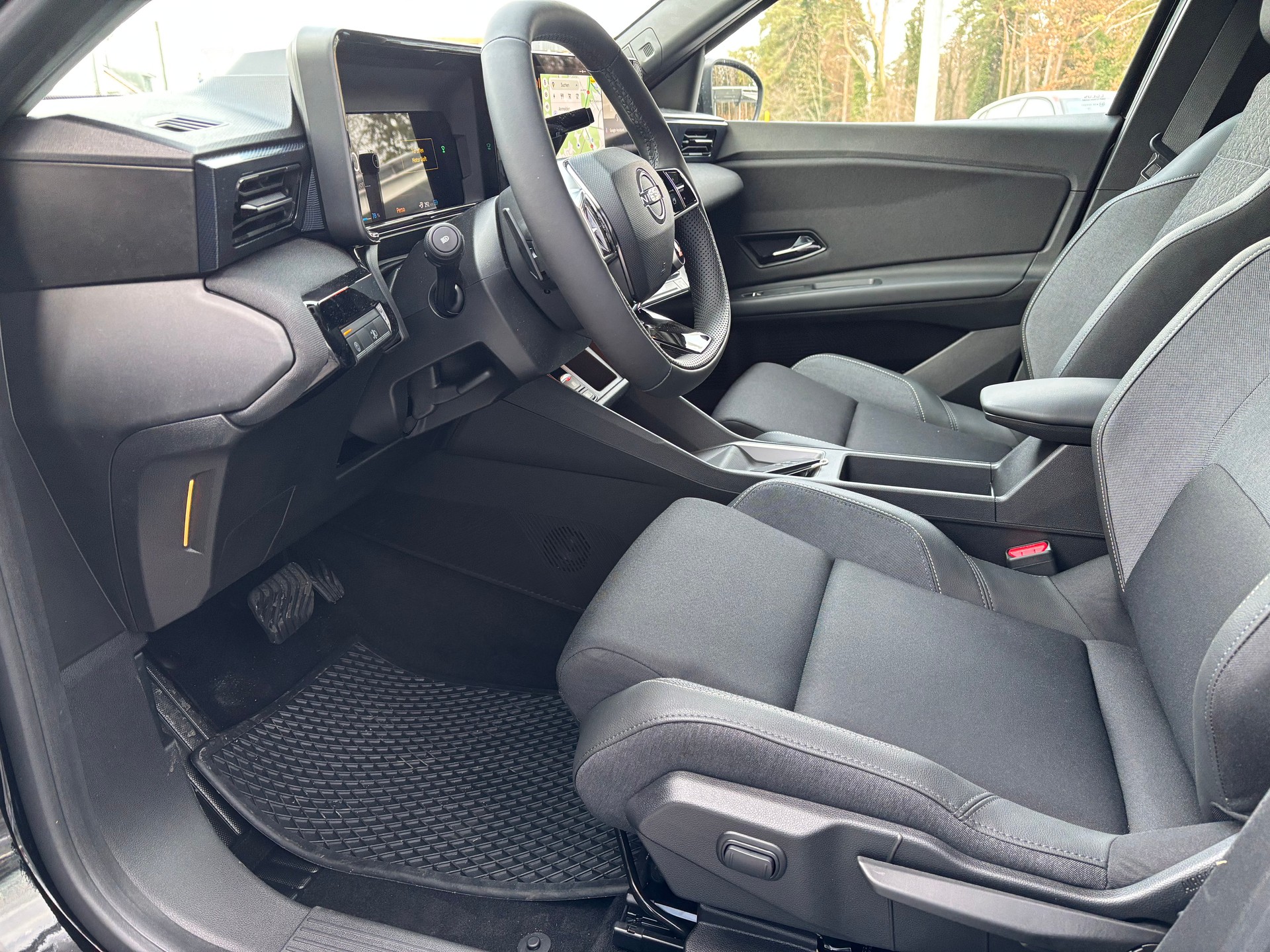 NISSAN Micra 52kWh Advance-image-10
