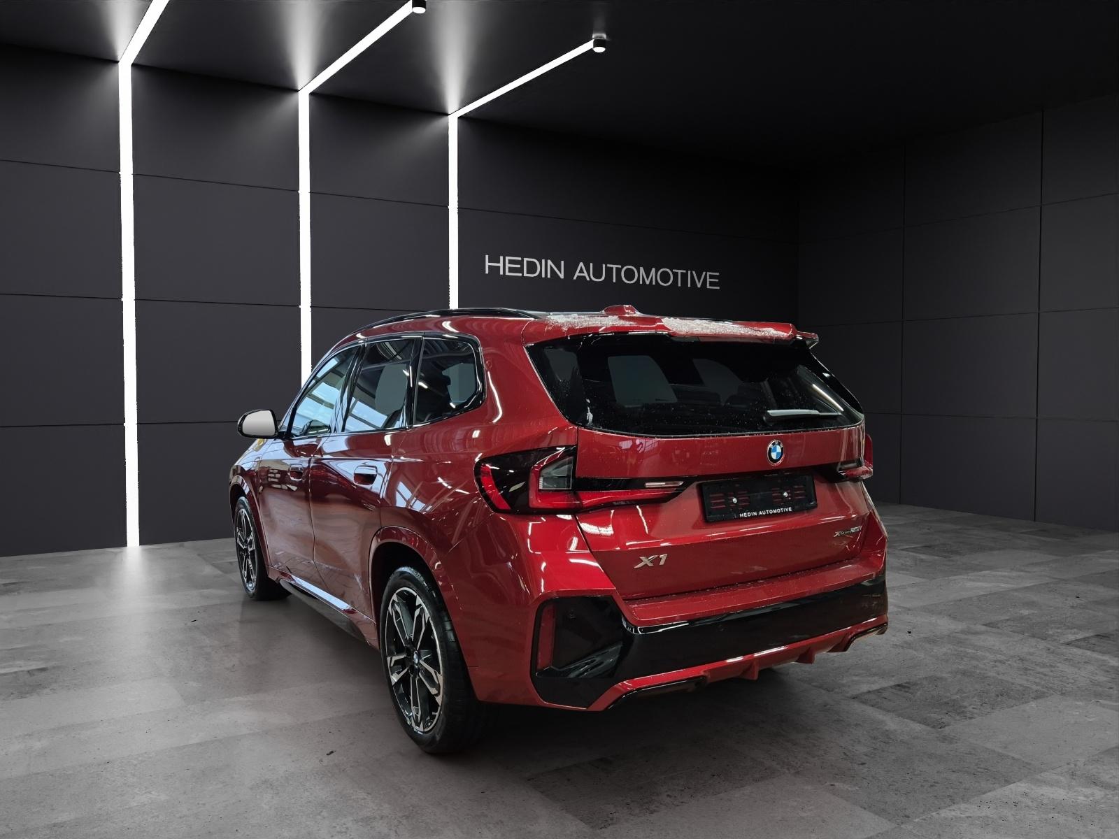BMW X1 23i xDrive paddles-image-14