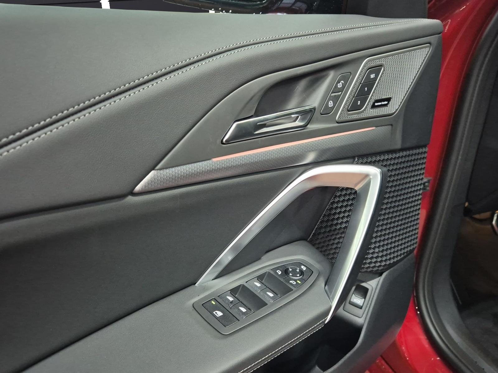 BMW X1 23i xDrive paddles-image-13