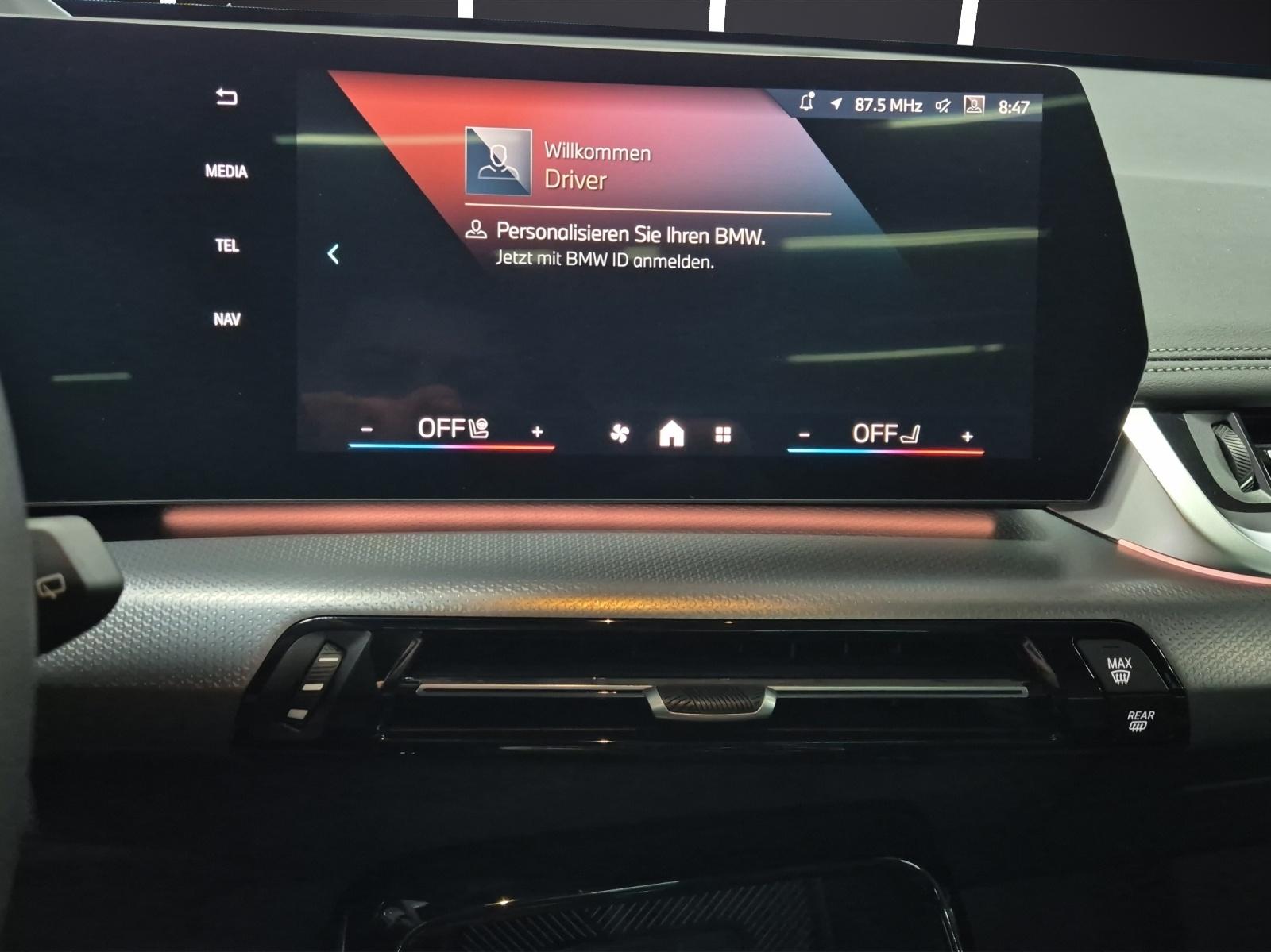 BMW X1 23i xDrive paddles-image-8