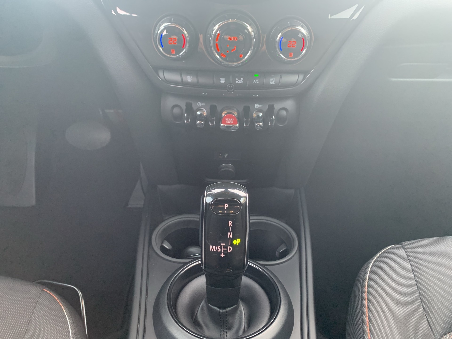 MINI Countryman Cooper FWD Steptronic DKG-image-14