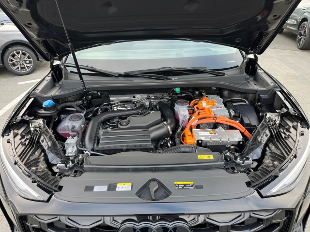 AUDI Q3 Sportback e-hybrid 200 kW S tronig-image-21