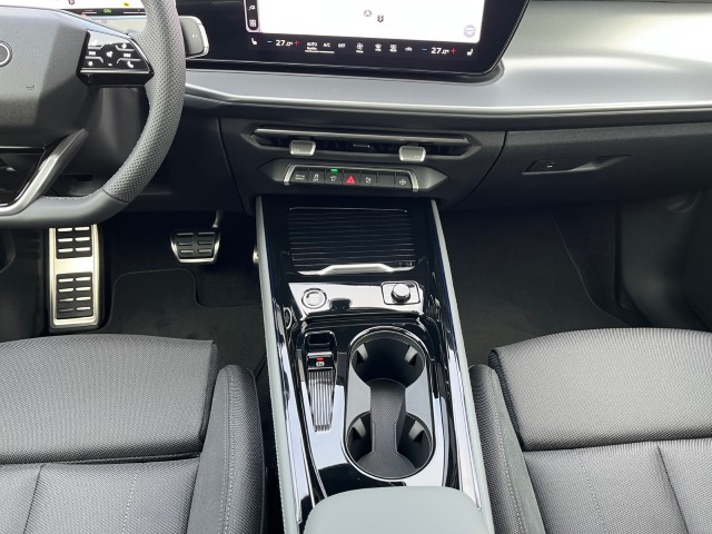 AUDI Q3 Sportback e-hybrid 200 kW S tronig-image-16