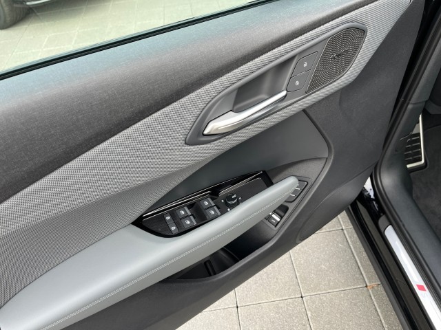 AUDI Q3 Sportback e-hybrid 200 kW S tronig-image-12