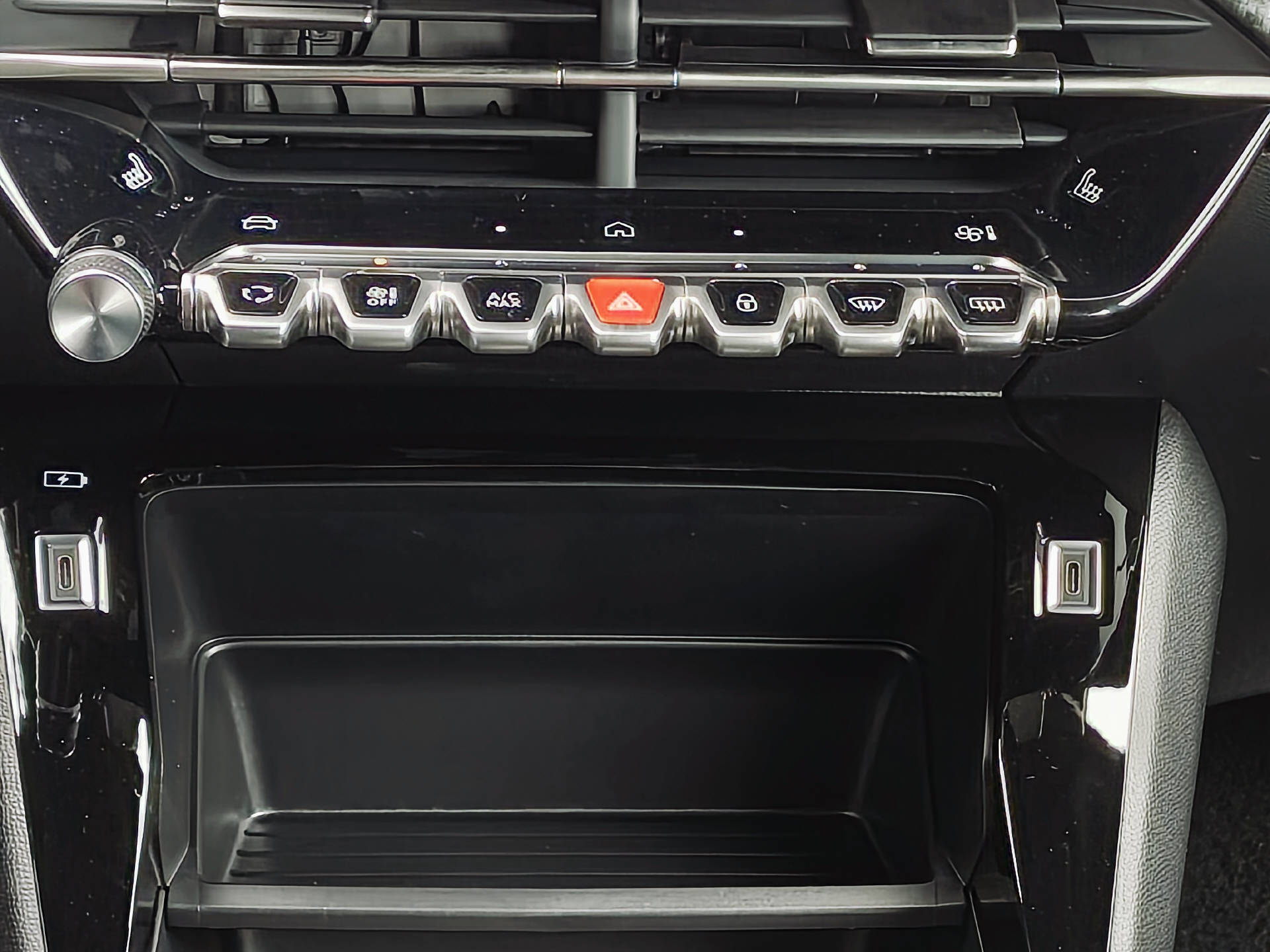 PEUGEOT 2008 e-Style-image-14