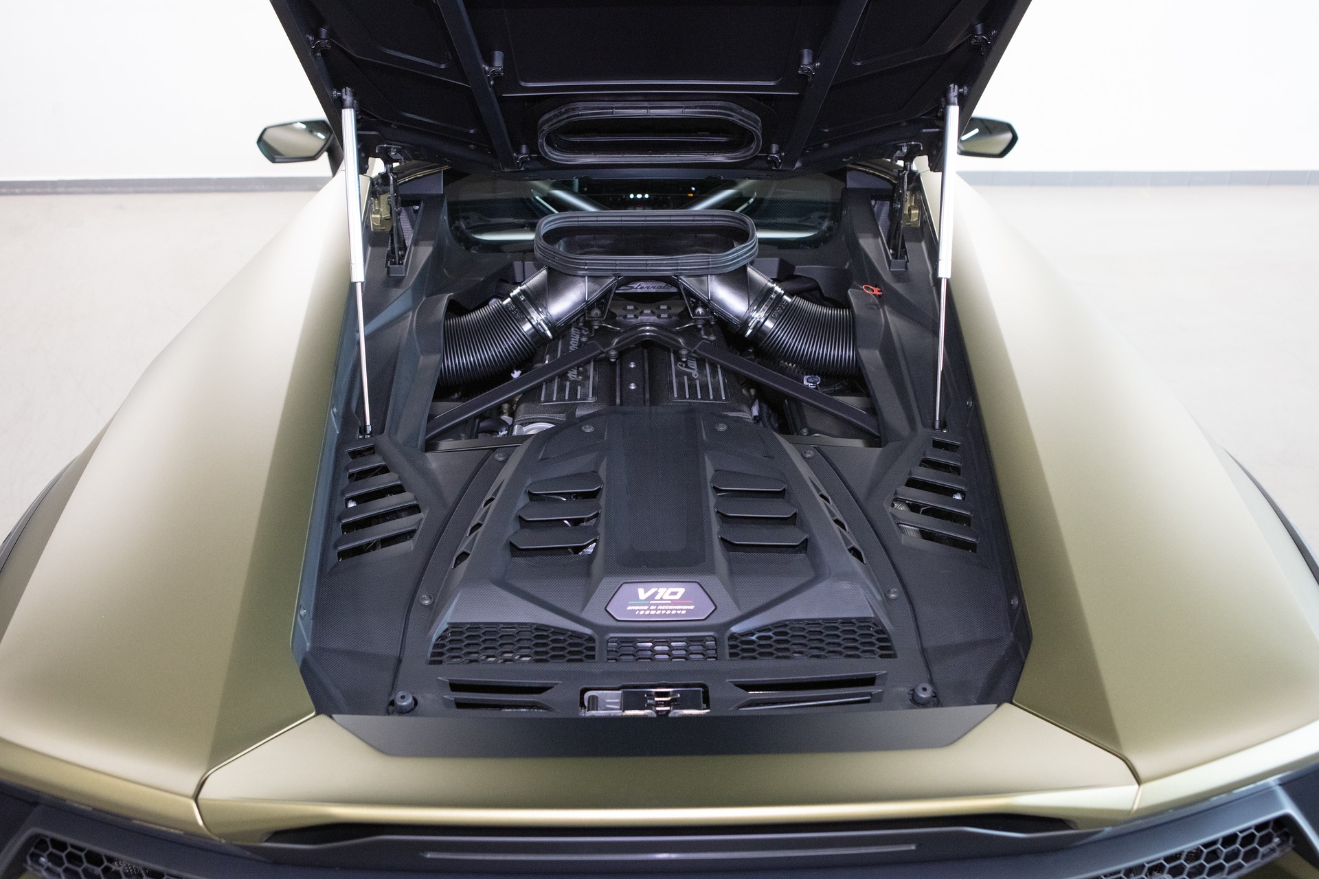 LAMBORGHINI Huracán Sterrato Coupé DCT-image-7