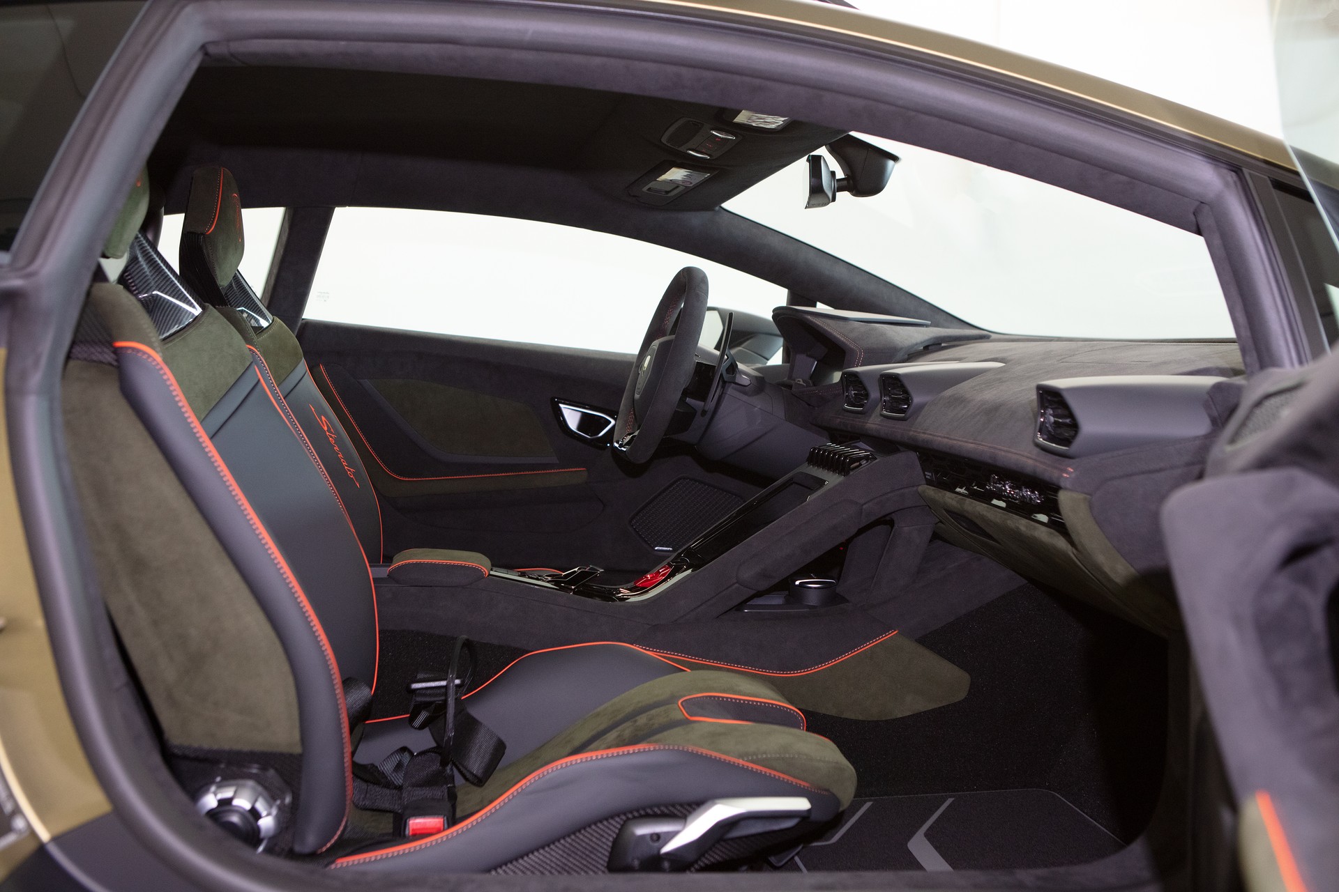 LAMBORGHINI Huracán Sterrato Coupé DCT-image-5