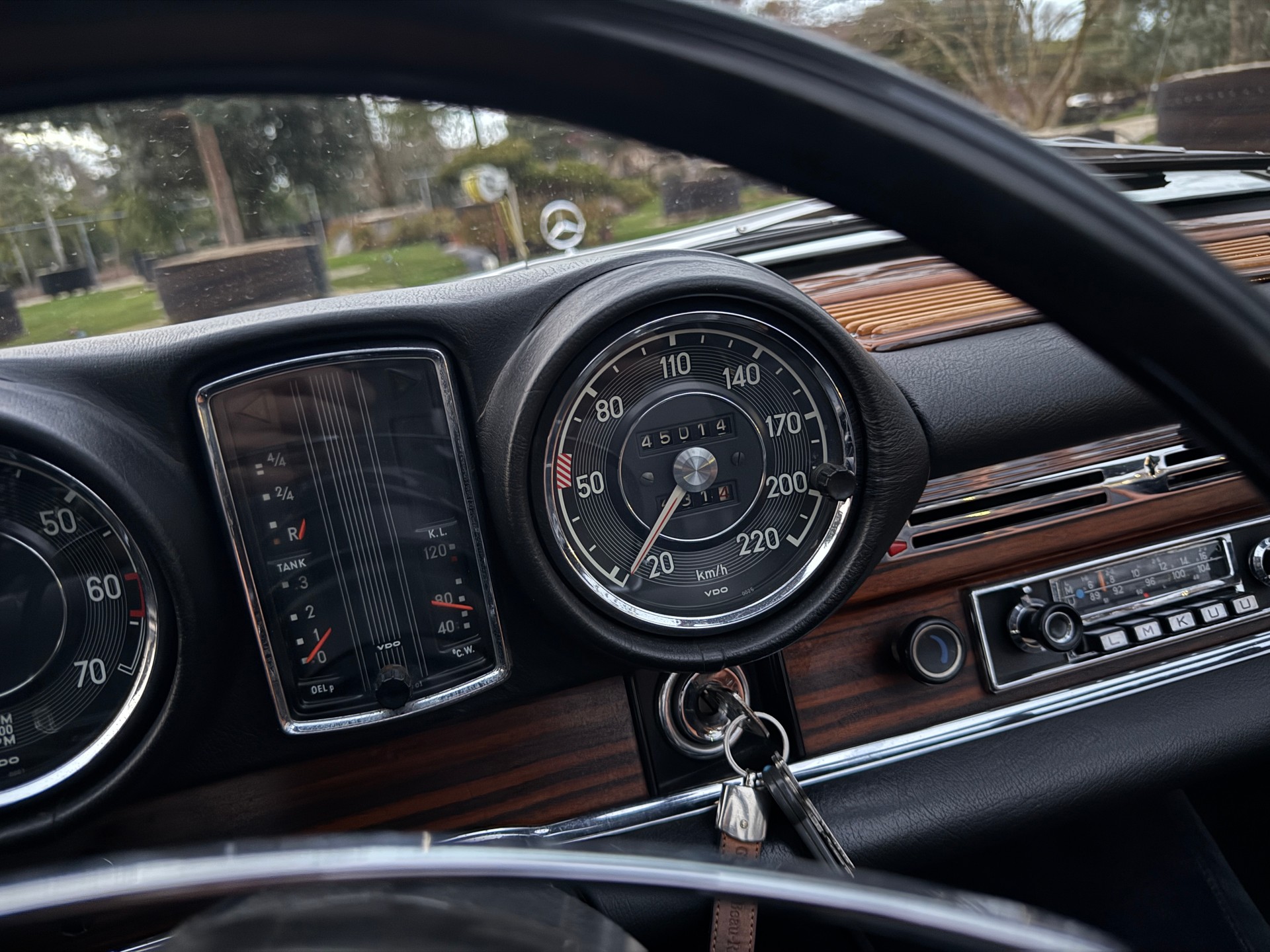 MERCEDES-BENZ 280 SE-image-16
