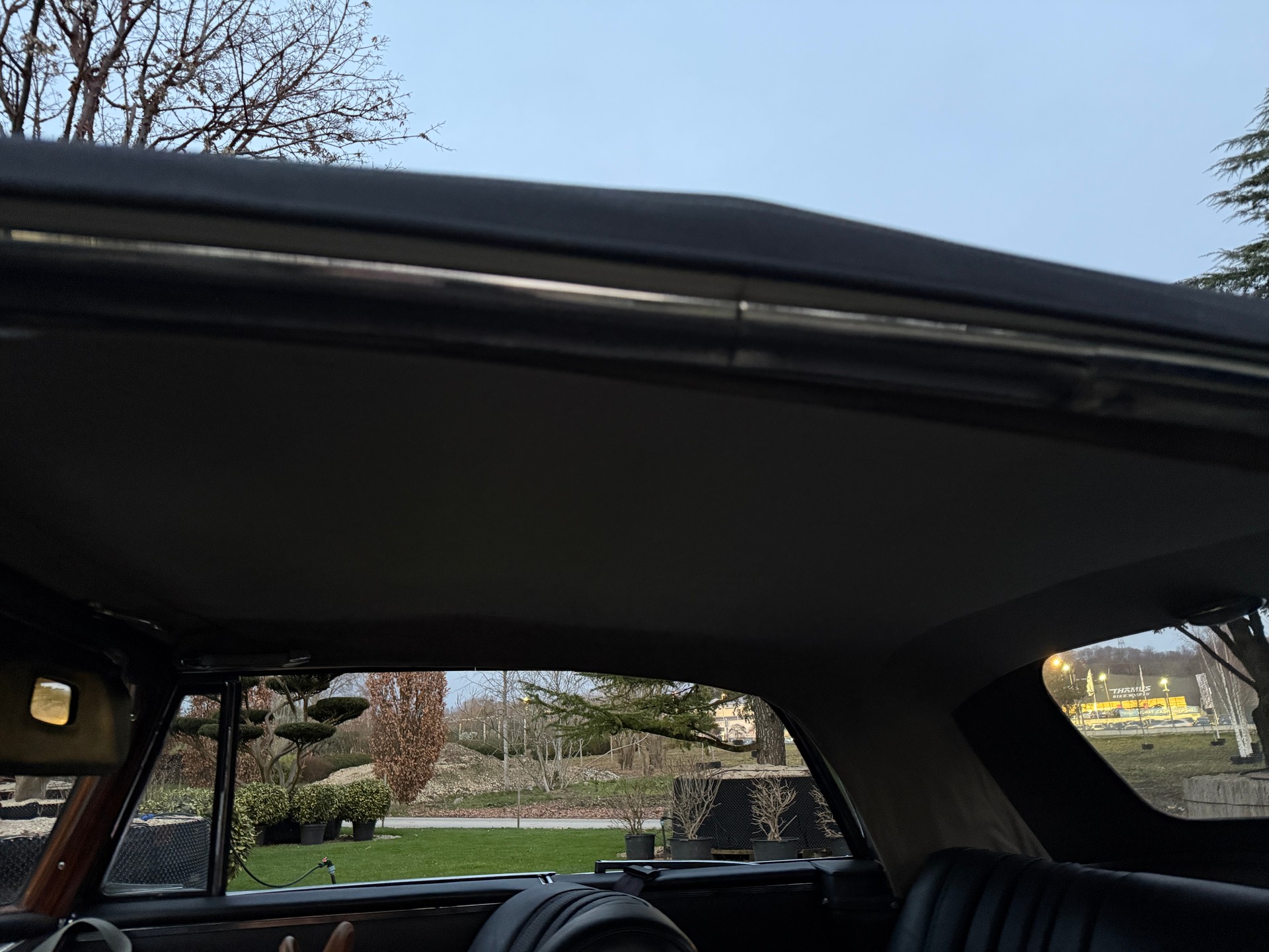 MERCEDES-BENZ 280 SE-image-17