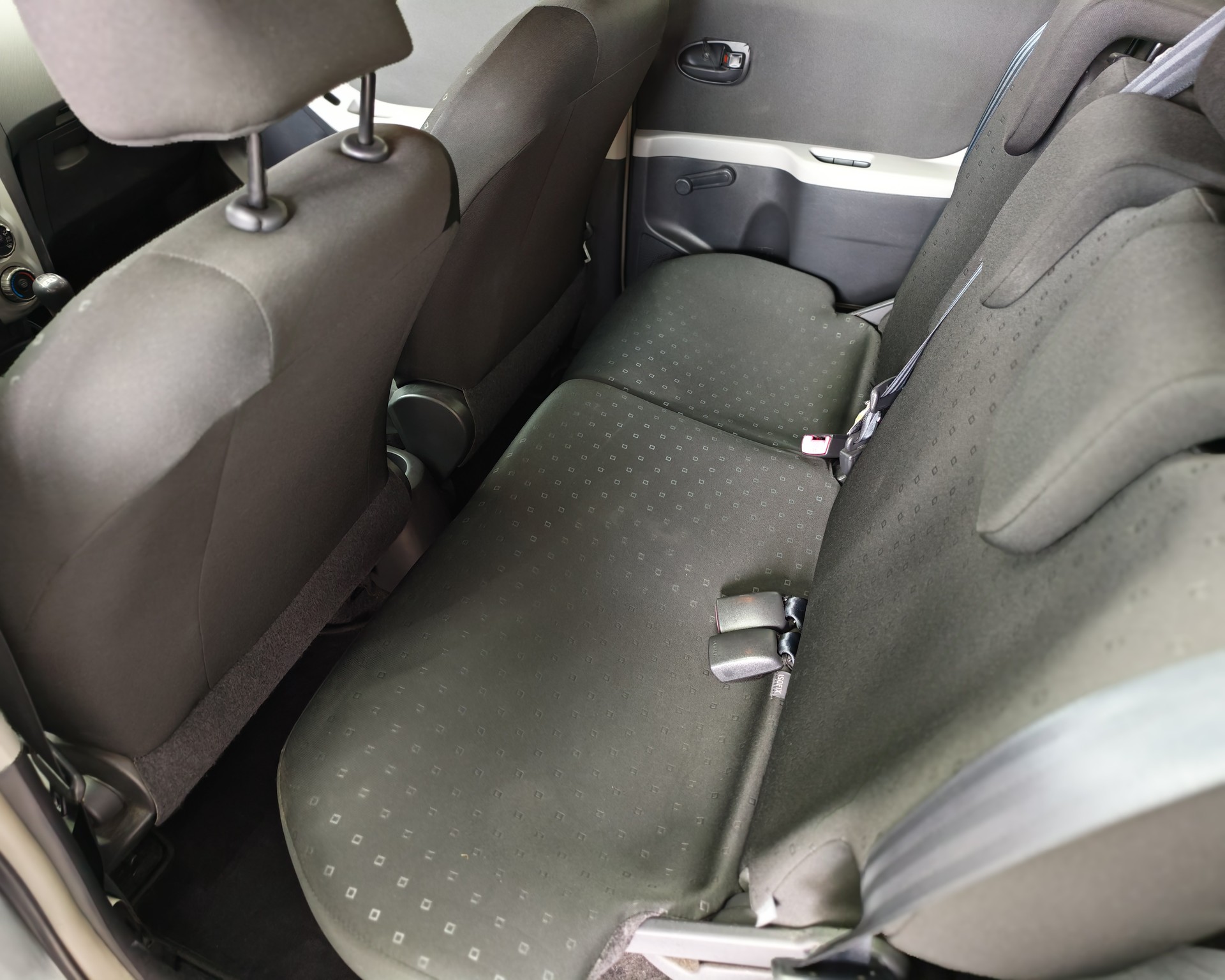 TOYOTA Yaris 1.0 Linea Luna-image-10