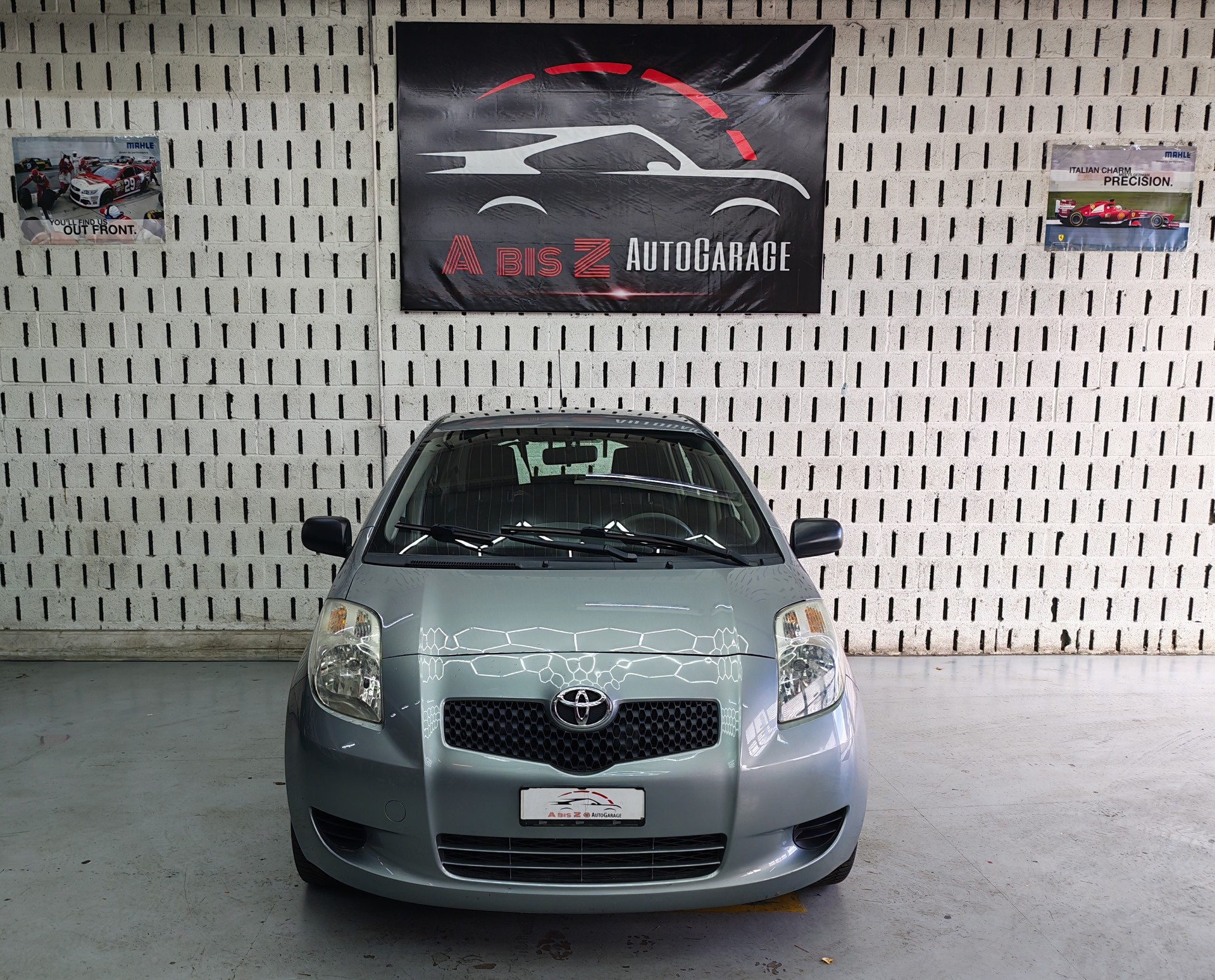 TOYOTA Yaris 1.0 Linea Luna-image-1