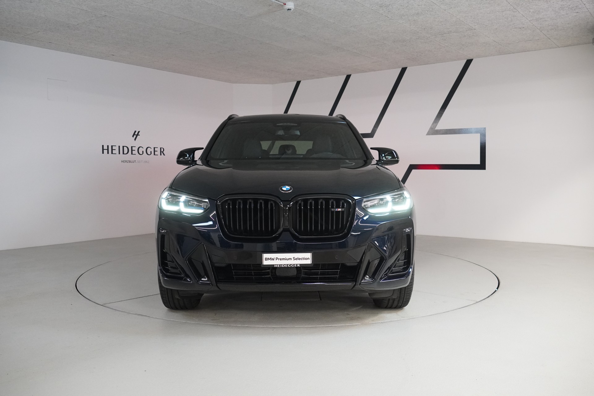 BMW X3 M40i Travel-image-1