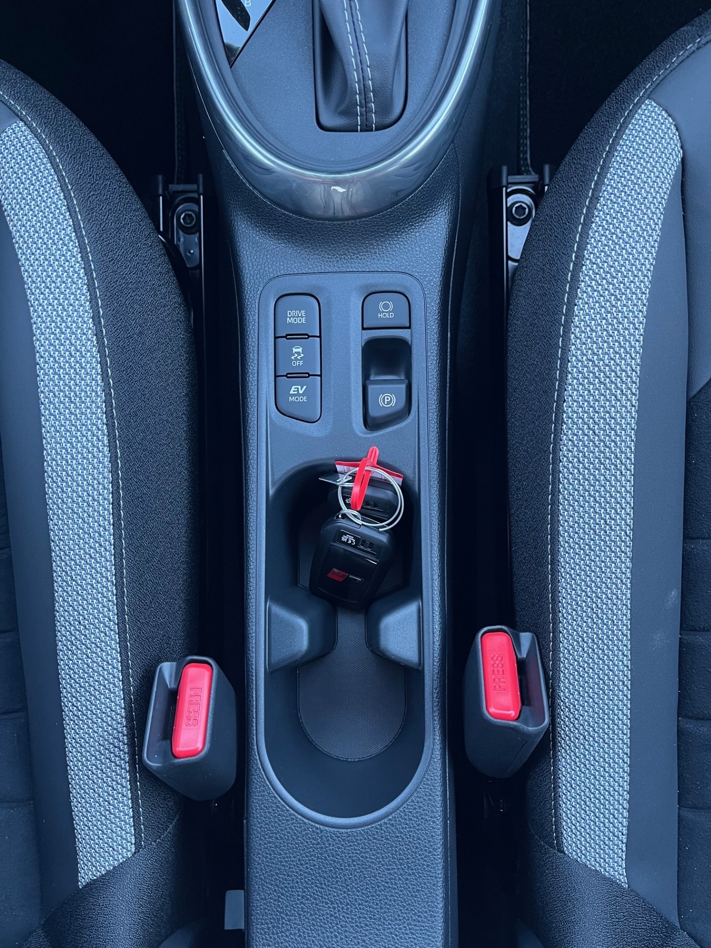 TOYOTA Aygo X 1.5 GR Sport e-CVT-image-17