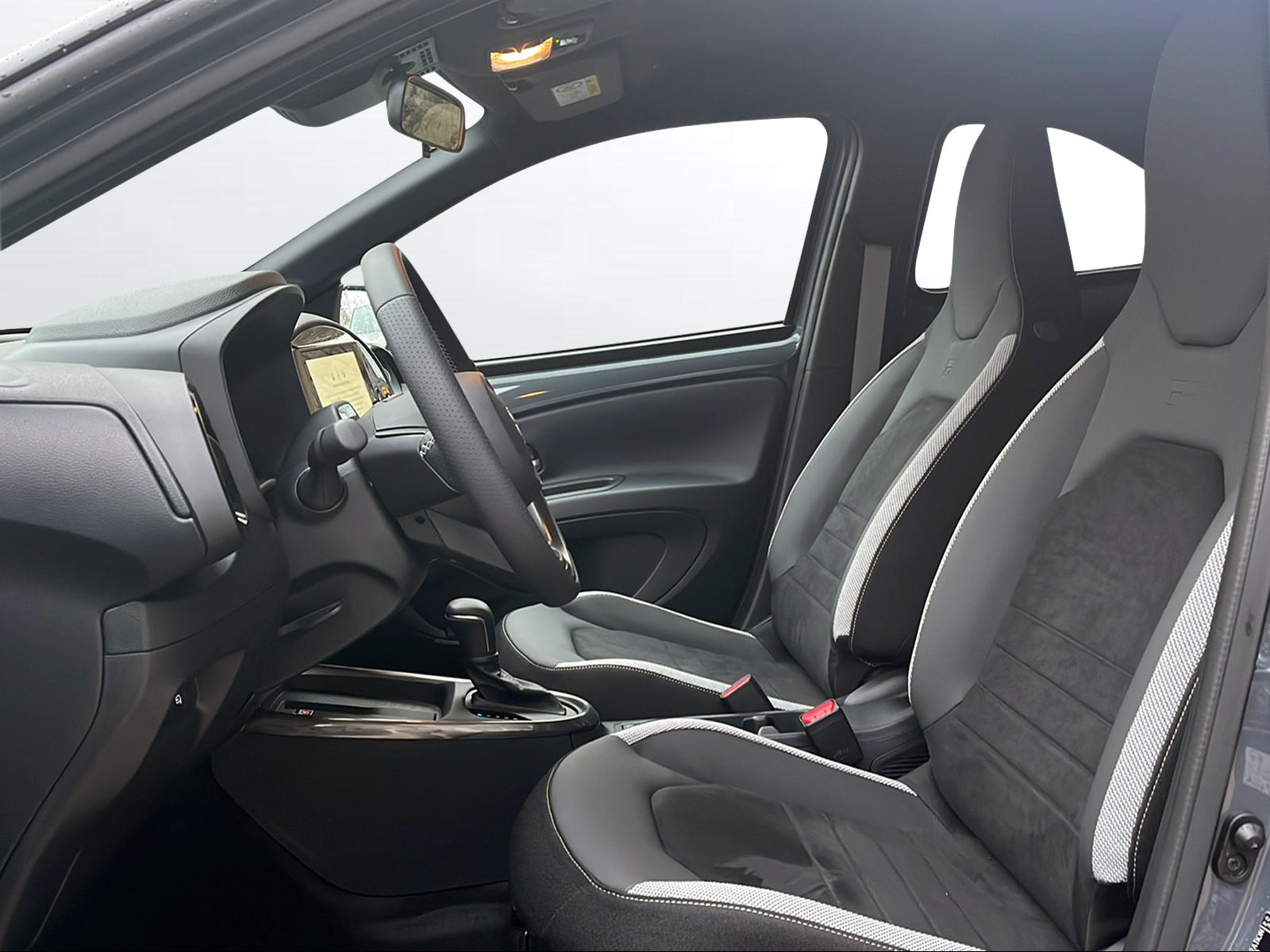TOYOTA Aygo X 1.5 GR Sport e-CVT-image-6