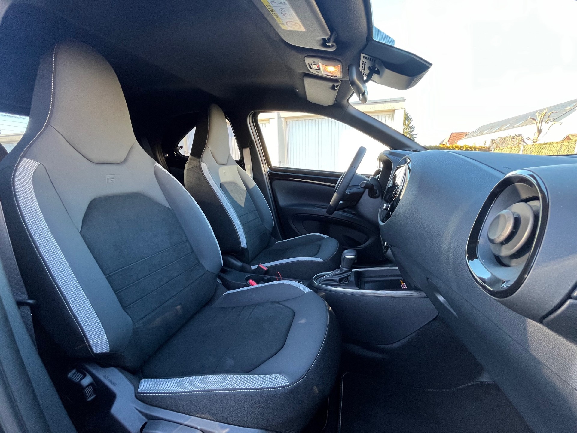 TOYOTA Aygo X 1.5 GR Sport e-CVT-image-13