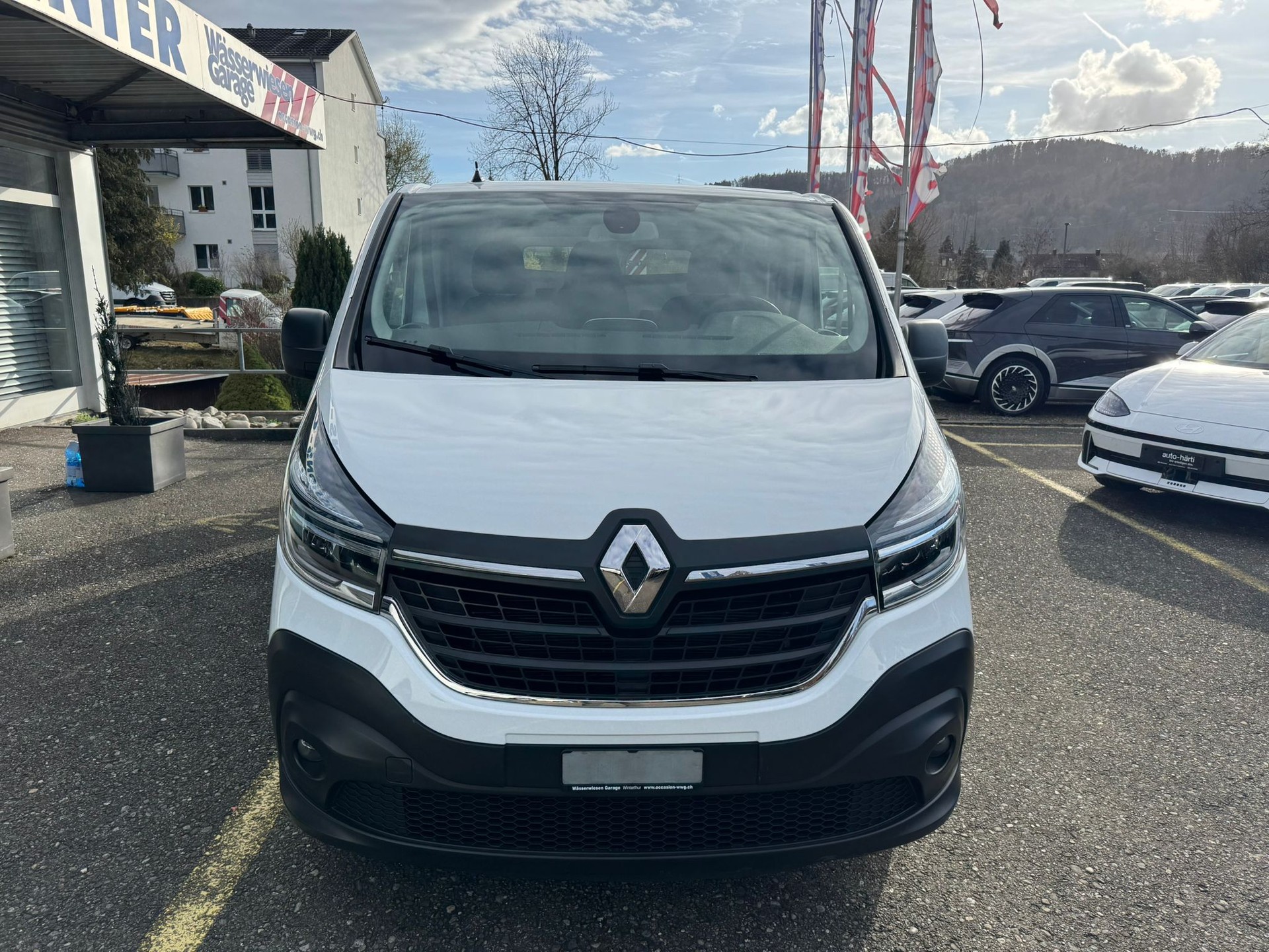 RENAULT Trafic dCi120 2.0 Bus L1H1-image-10