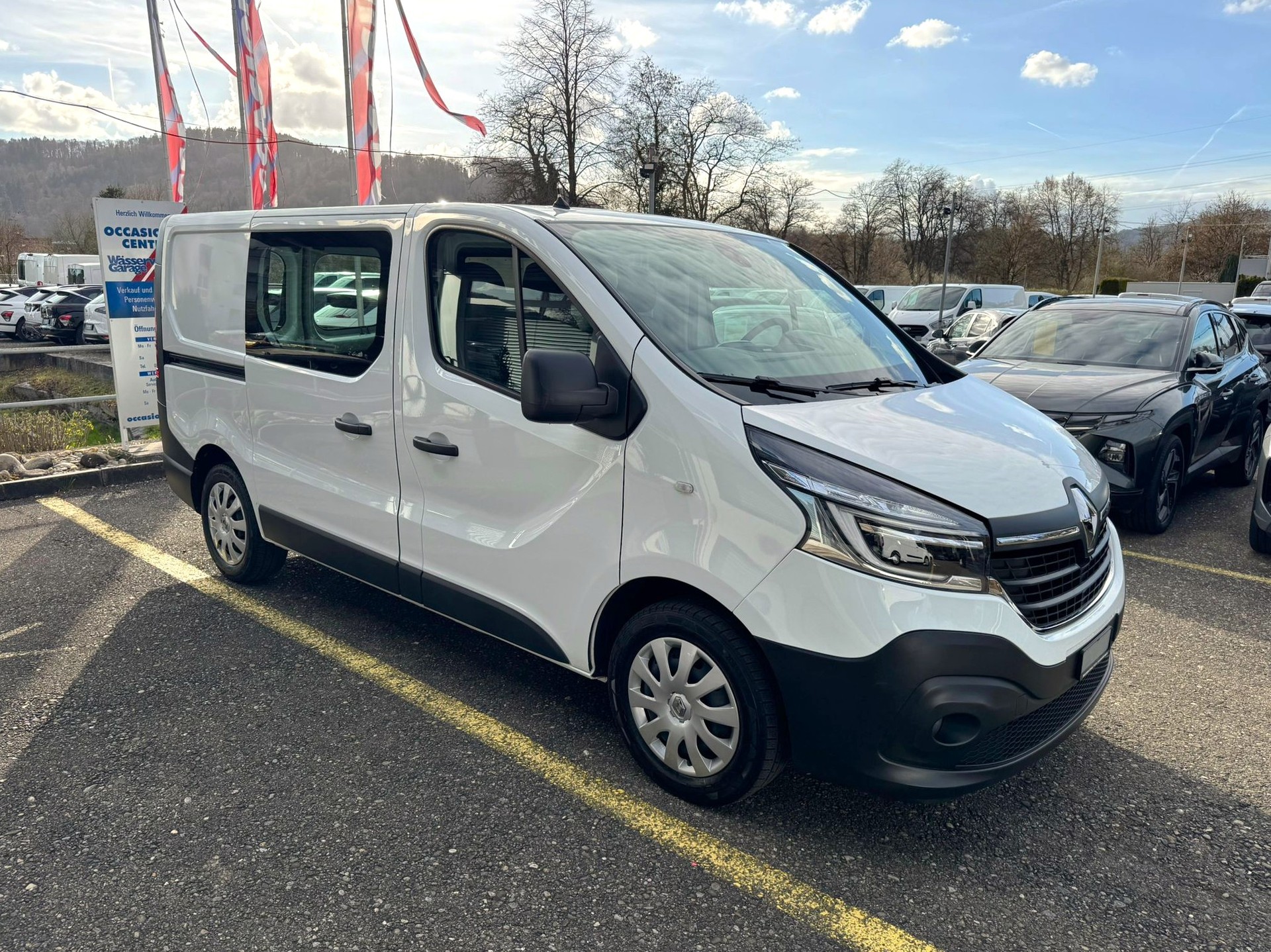 RENAULT Trafic dCi120 2.0 Bus L1H1-image-9