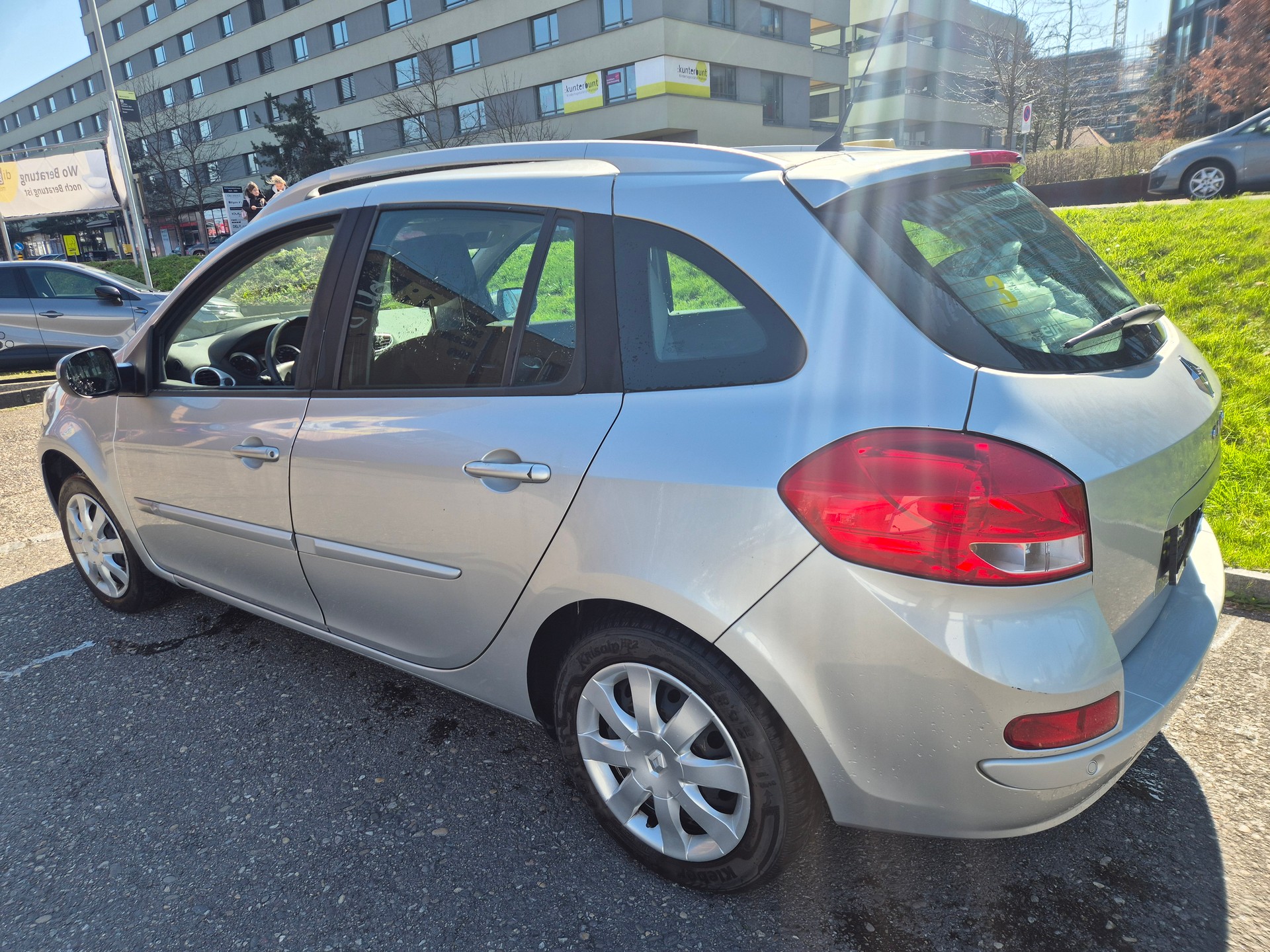 RENAULT Clio Grandtour 1.6 16V Exception Automatic-image-3