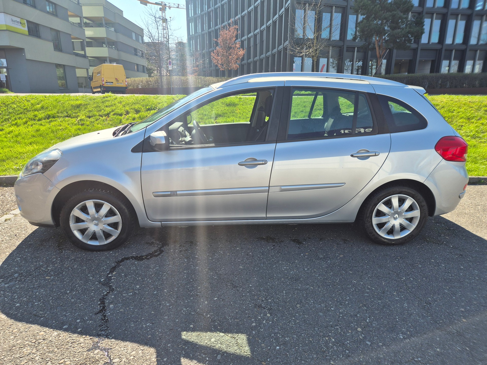 RENAULT Clio Grandtour 1.6 16V Exception Automatic-image-8