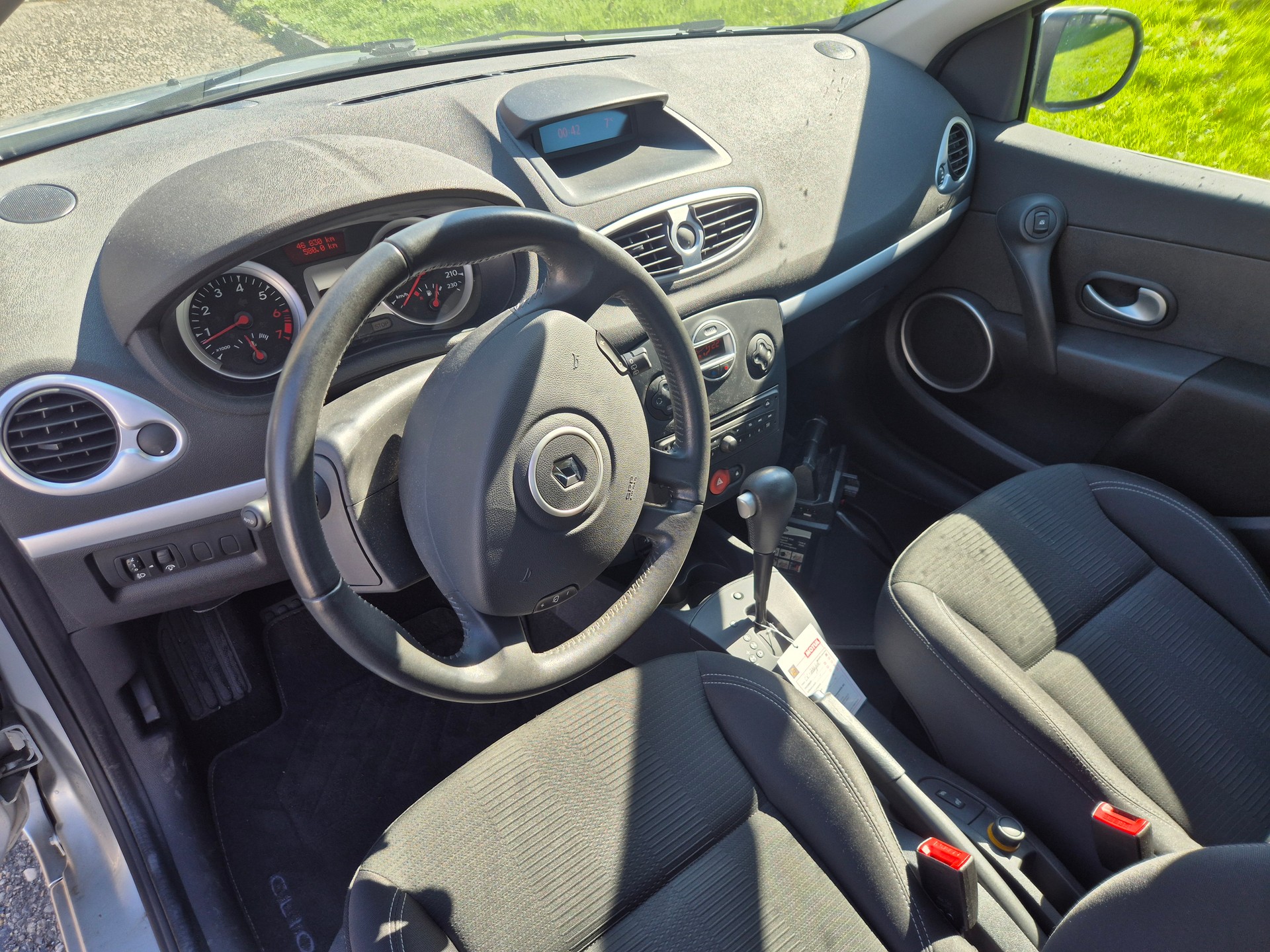 RENAULT Clio Grandtour 1.6 16V Exception Automatic-image-11