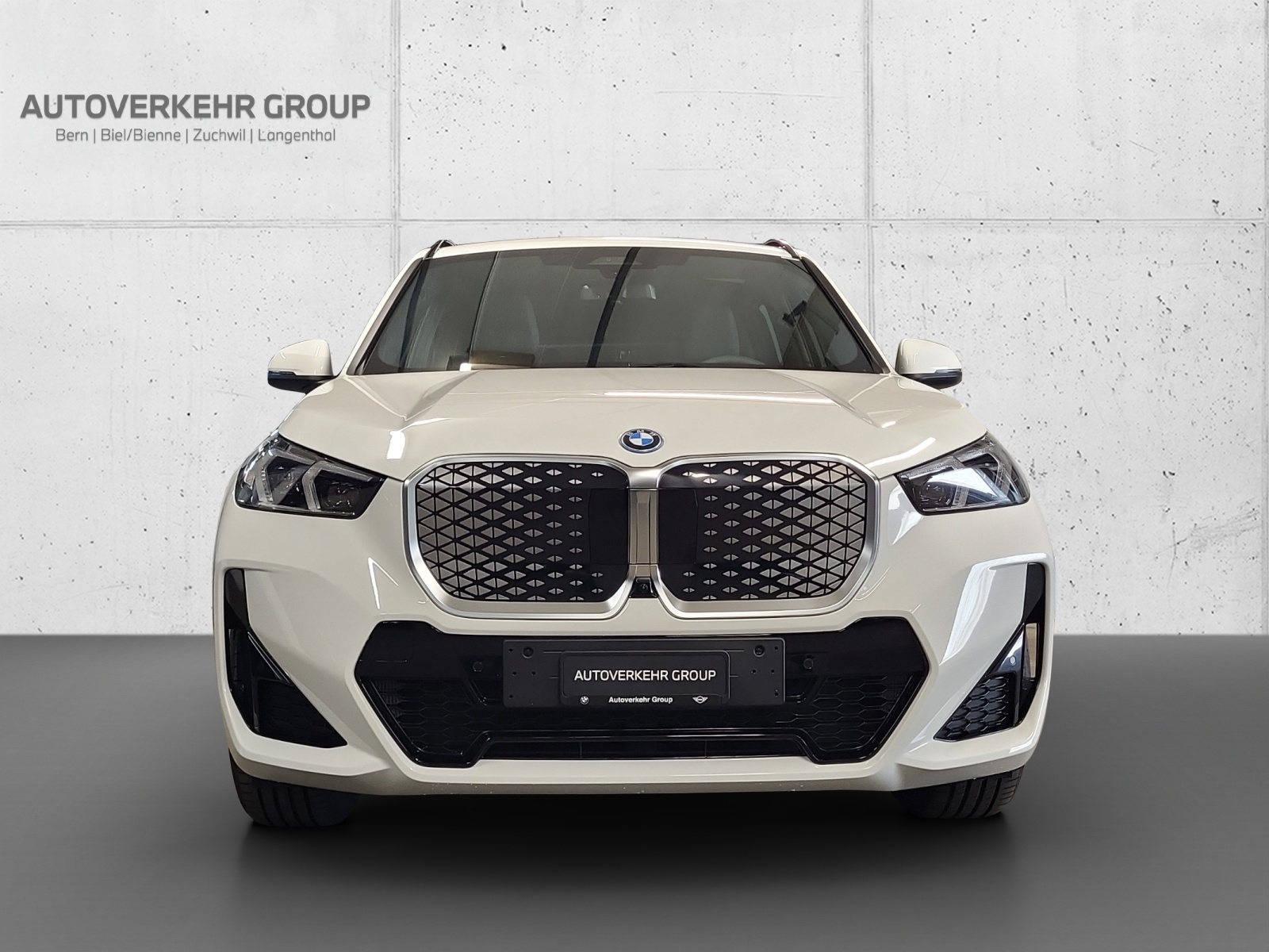 BMW iX1 eDrive 20 M Sport-image-1