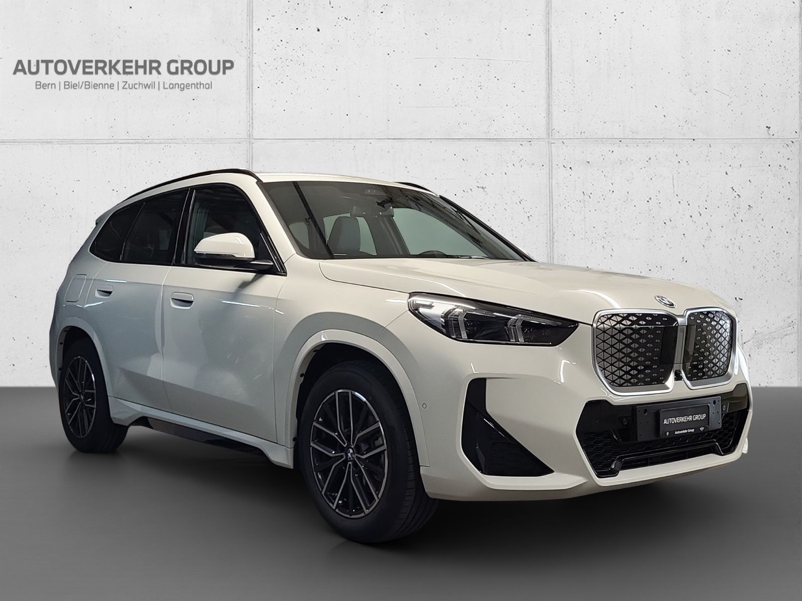 BMW iX1 eDrive 20 M Sport-image-2