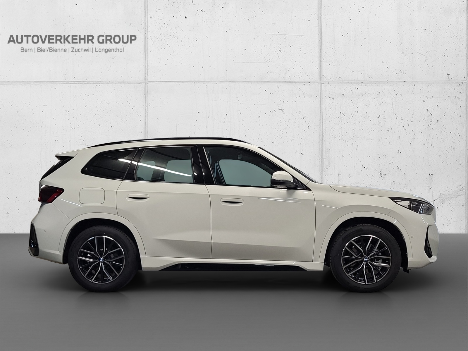 BMW iX1 eDrive 20 M Sport-image-3