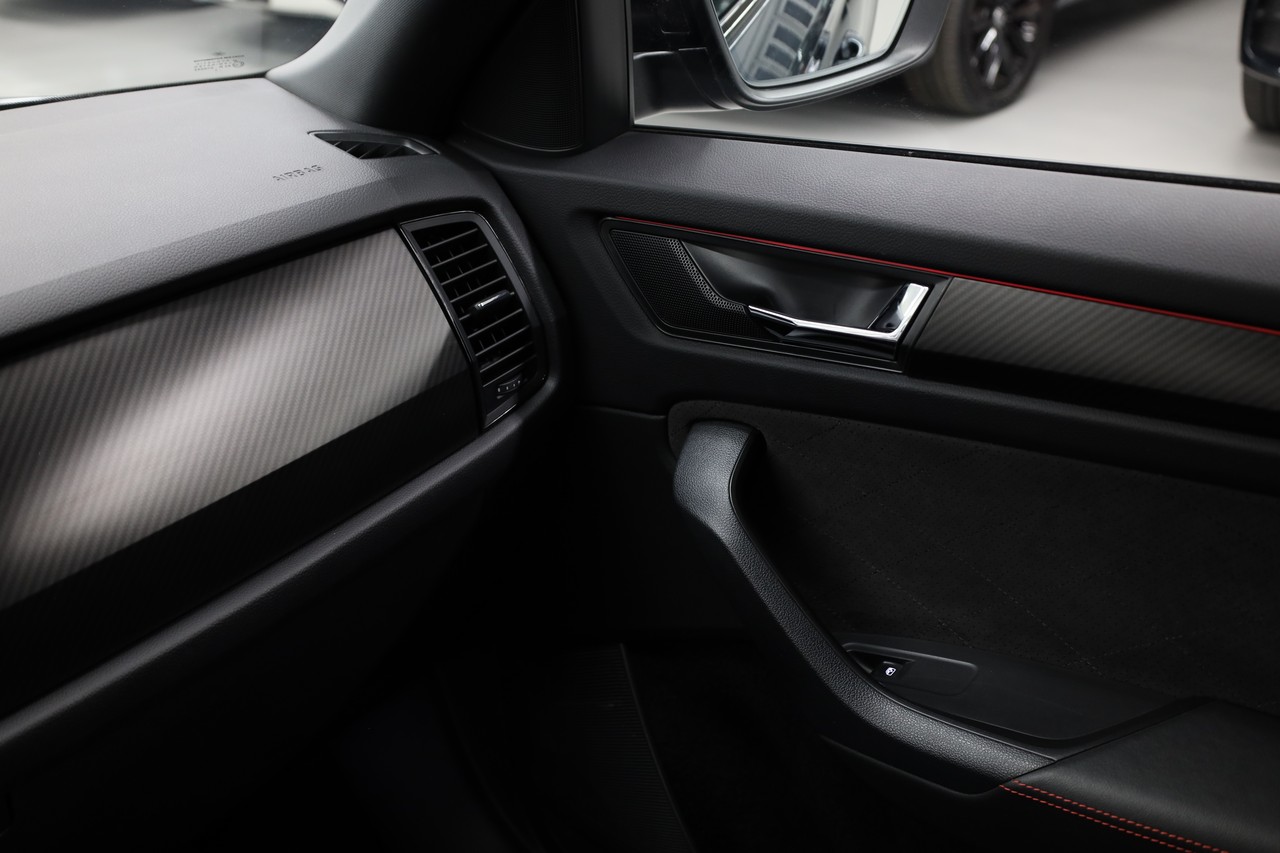 SKODA Kodiaq 2.0 Bi-TDI SCR RS 4x4 DSG 7-Sitzer-image-17