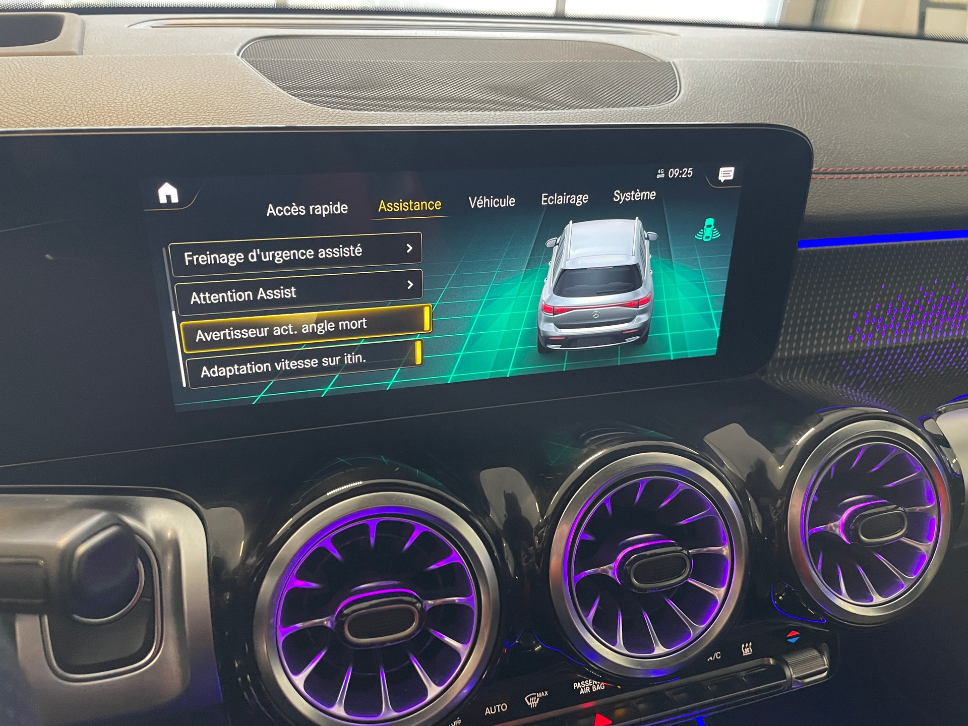 MERCEDES-BENZ EQB 350 AMG Line 4Matic-image-17